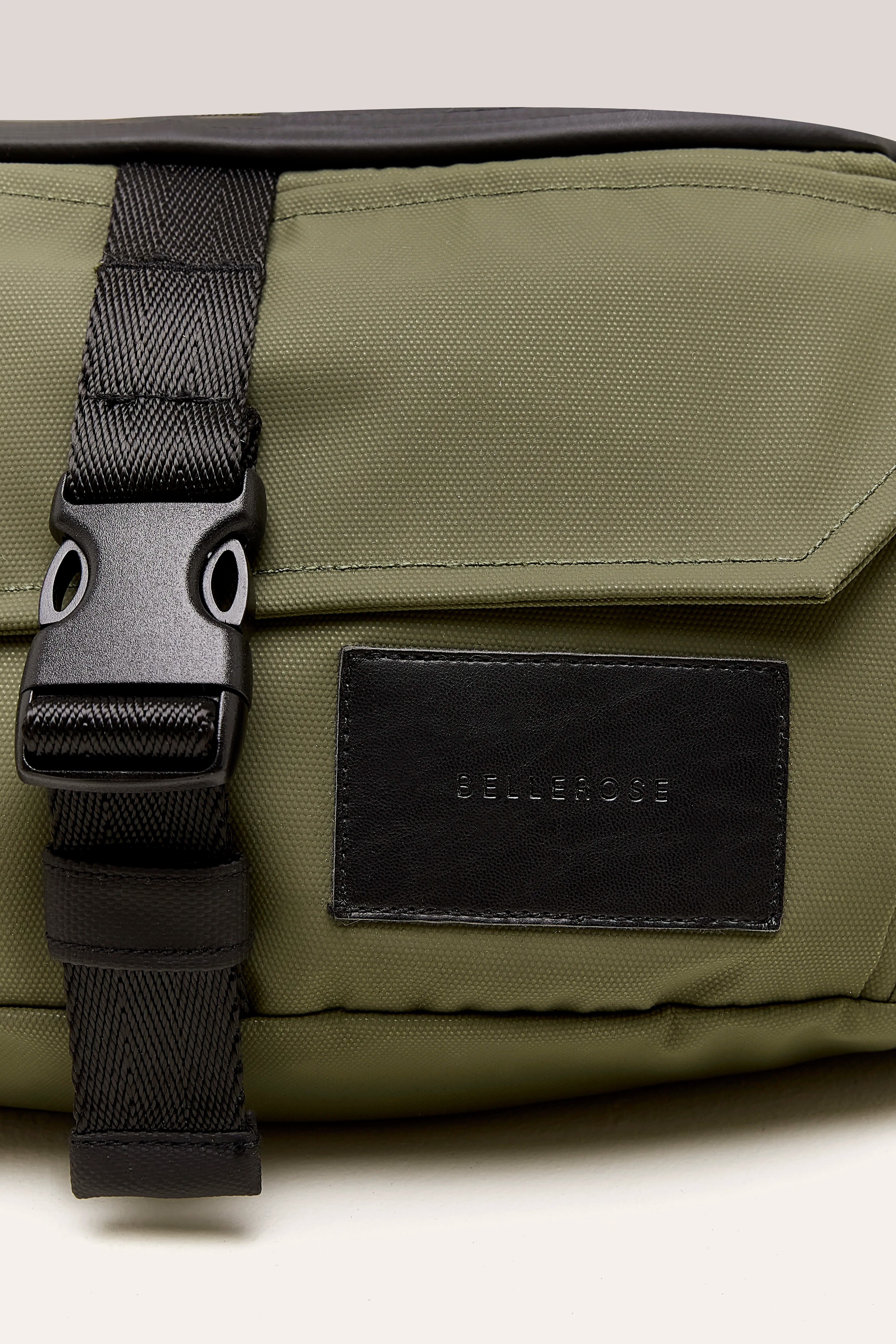 Henor sling bag (251 / M / ARMY)