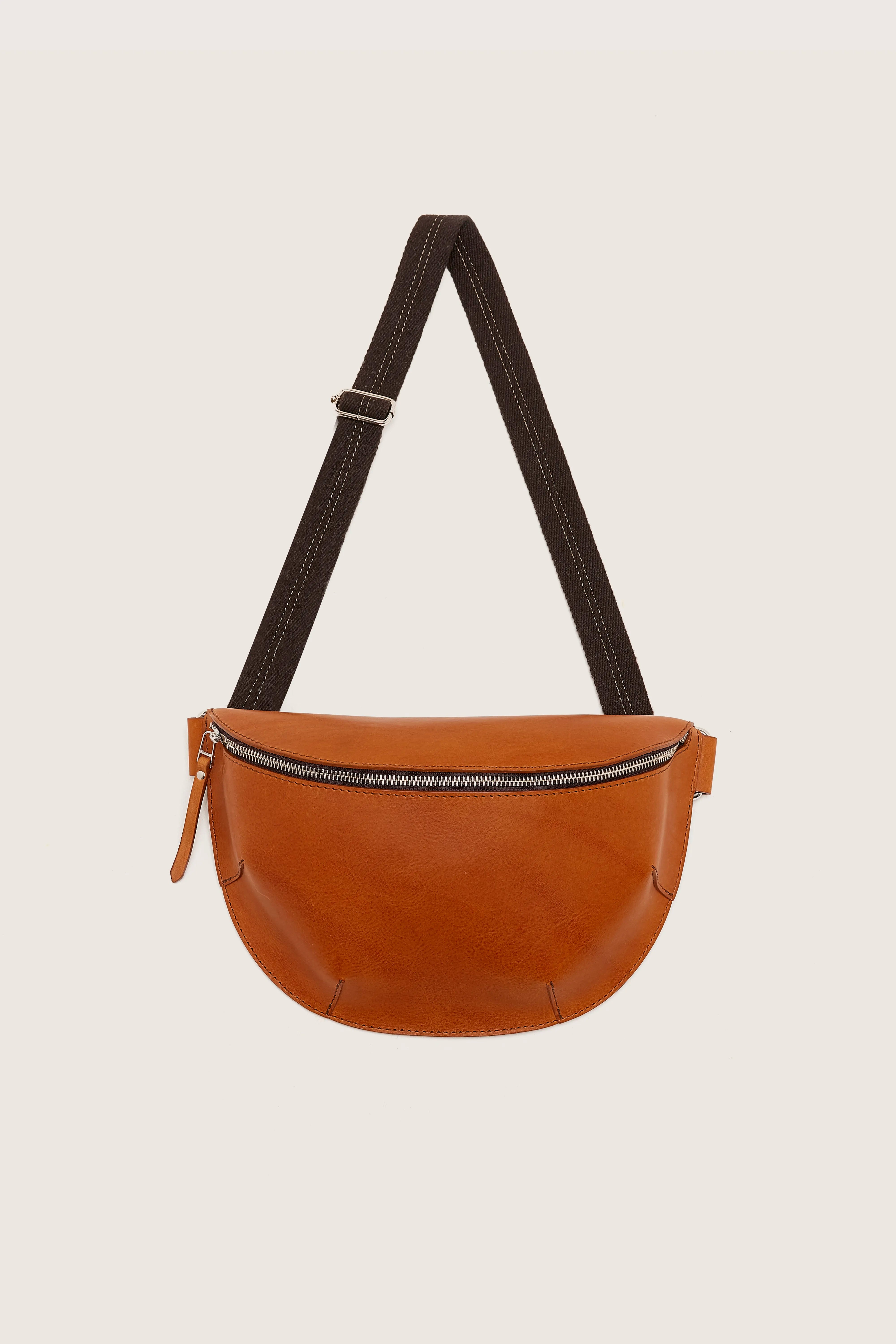 Sorie sling bag (251 / M / COGNAC)