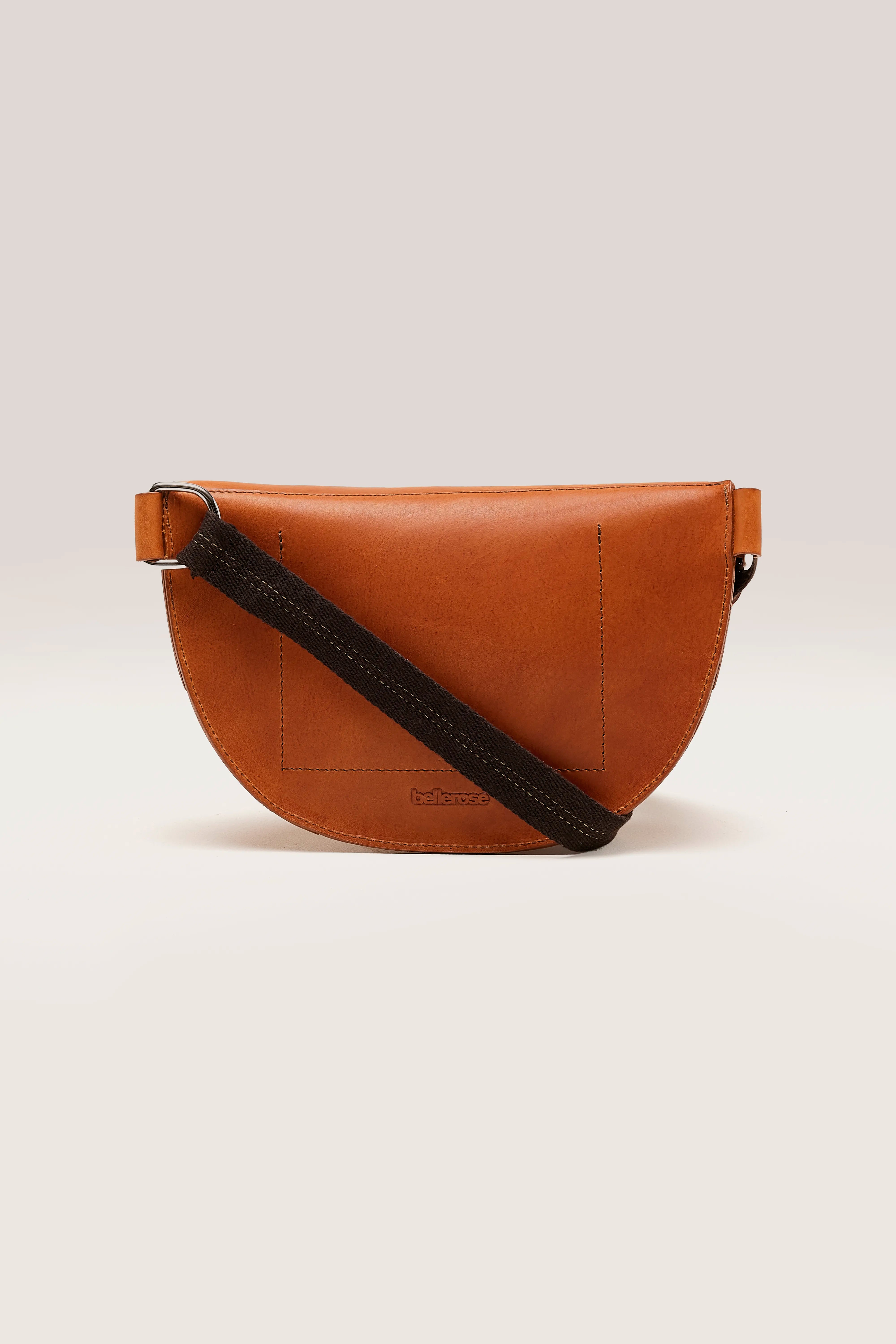 Sorie sling bag (251 / M / COGNAC)