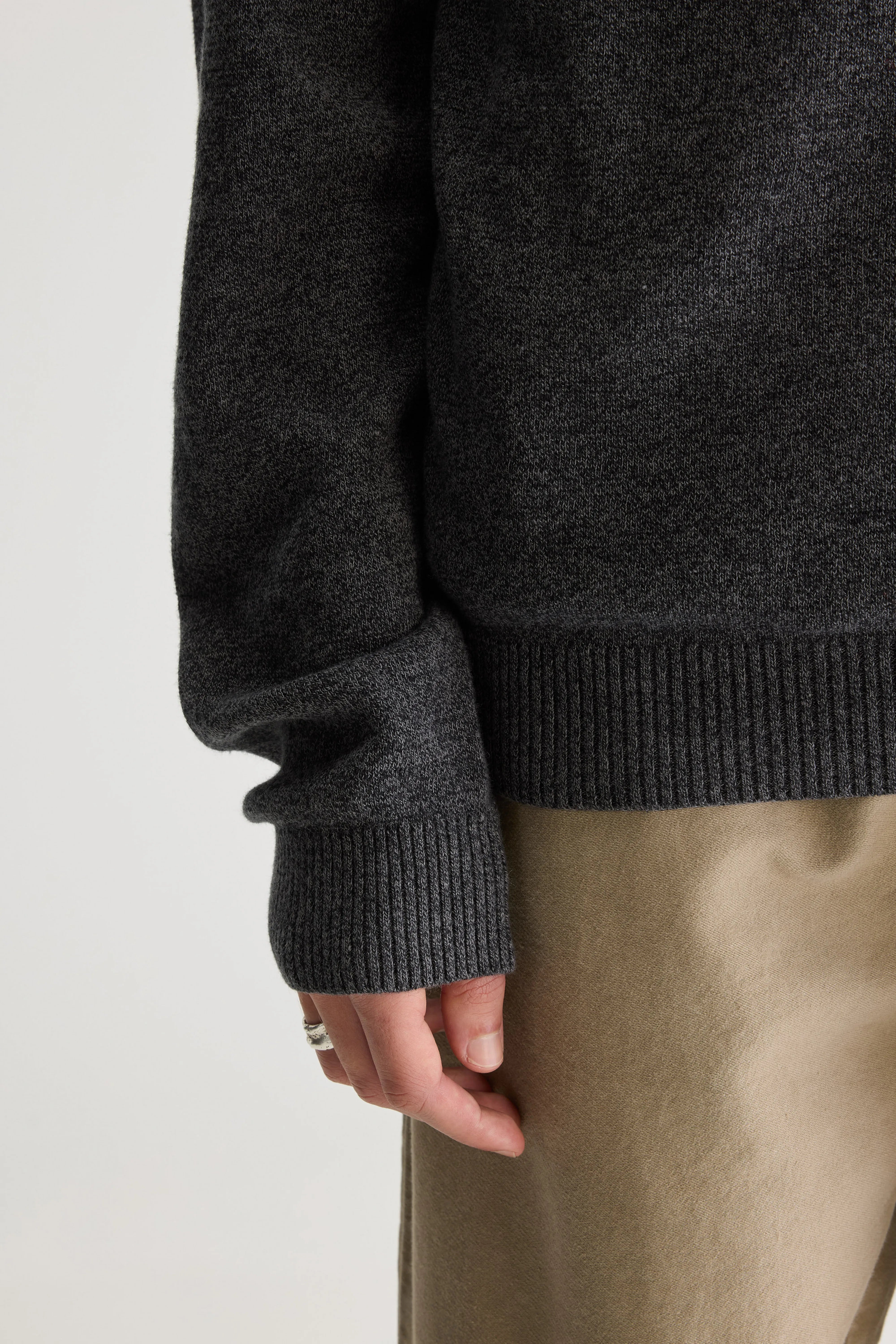 Gema crewneck sweater (251 / M / ANTHRACITE)