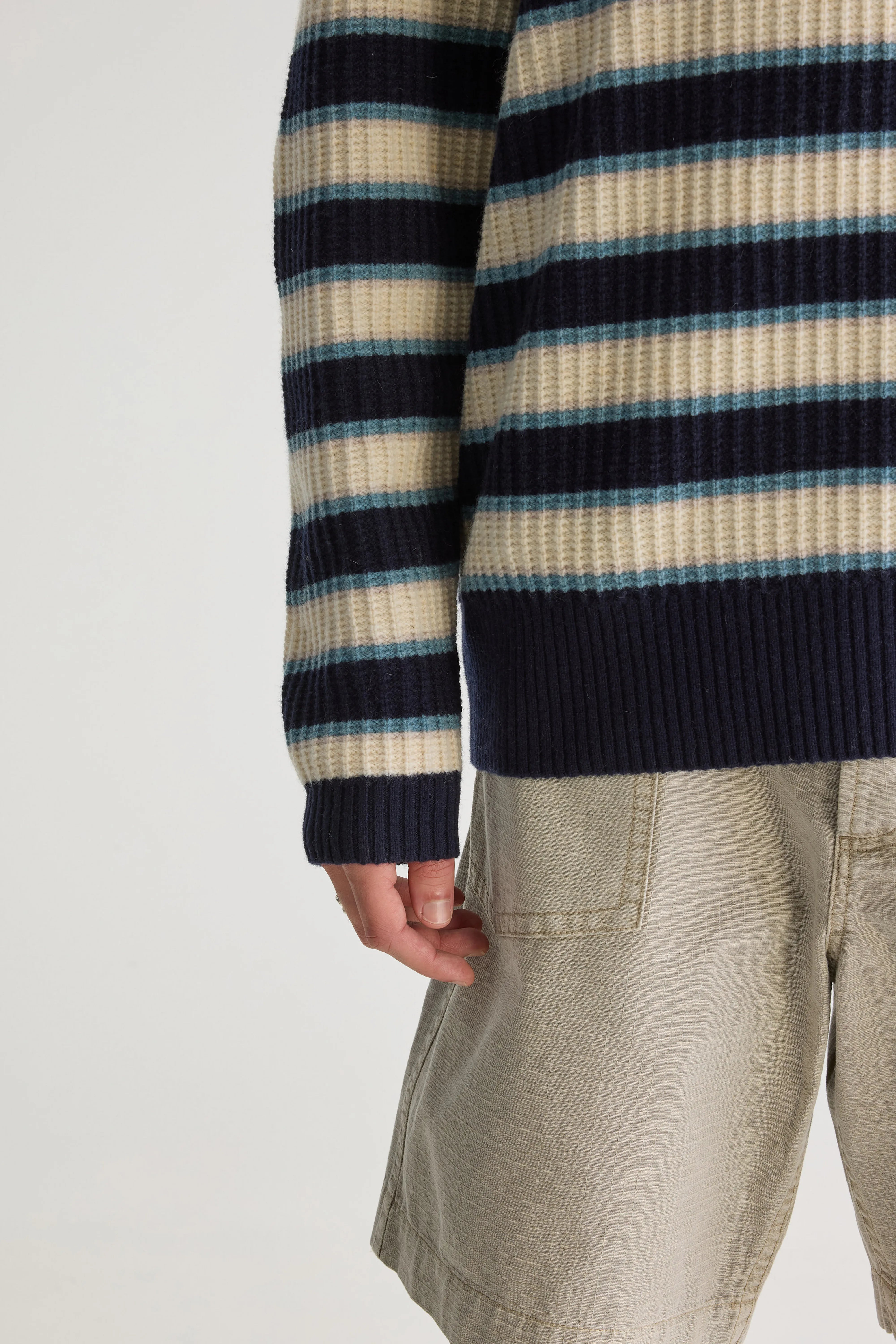 Geivy crewneck sweater (251 / M / STRIPE A)