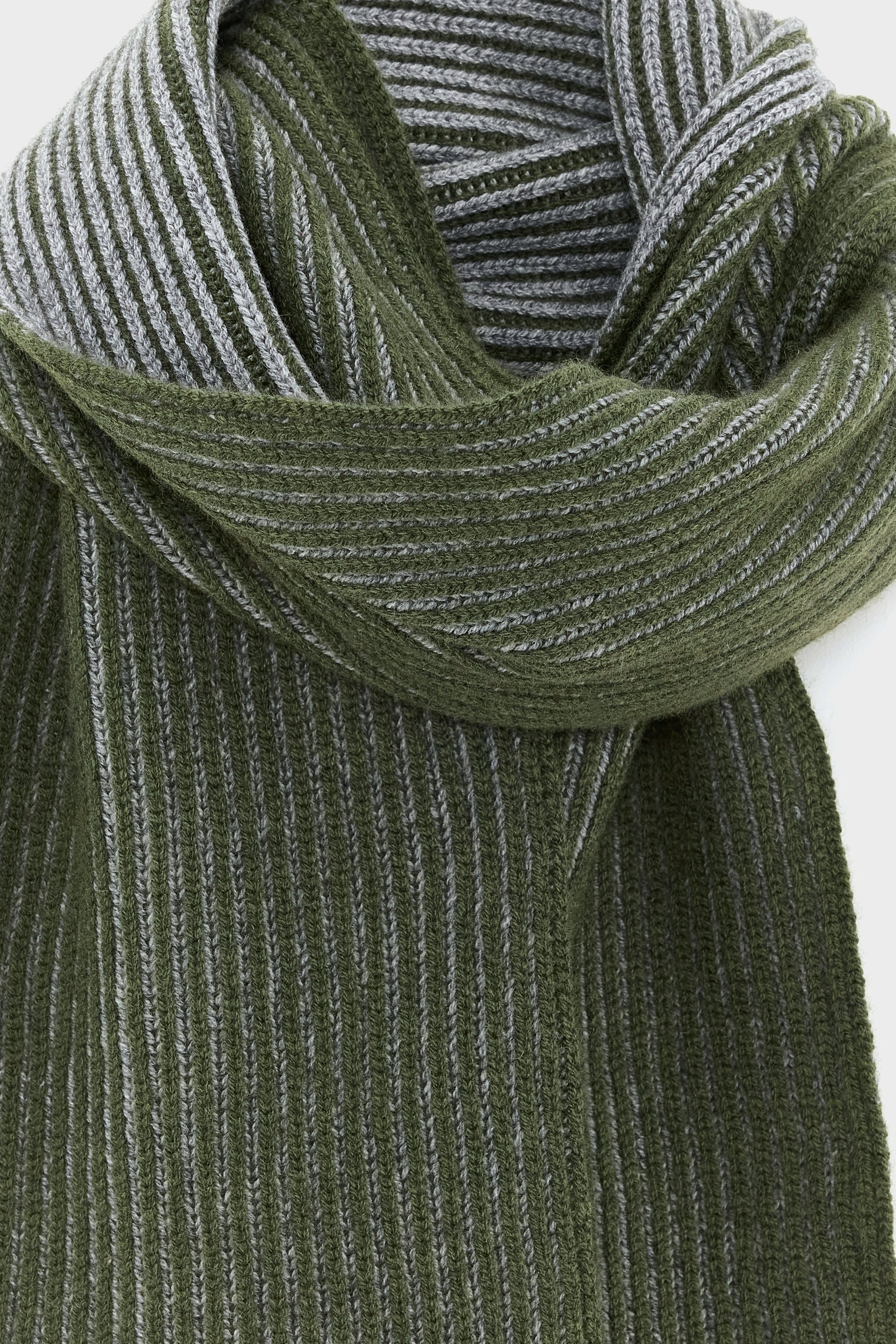 Sonac Ribbed Knit Scarf - Grey melange / Olive For Men | Bellerose