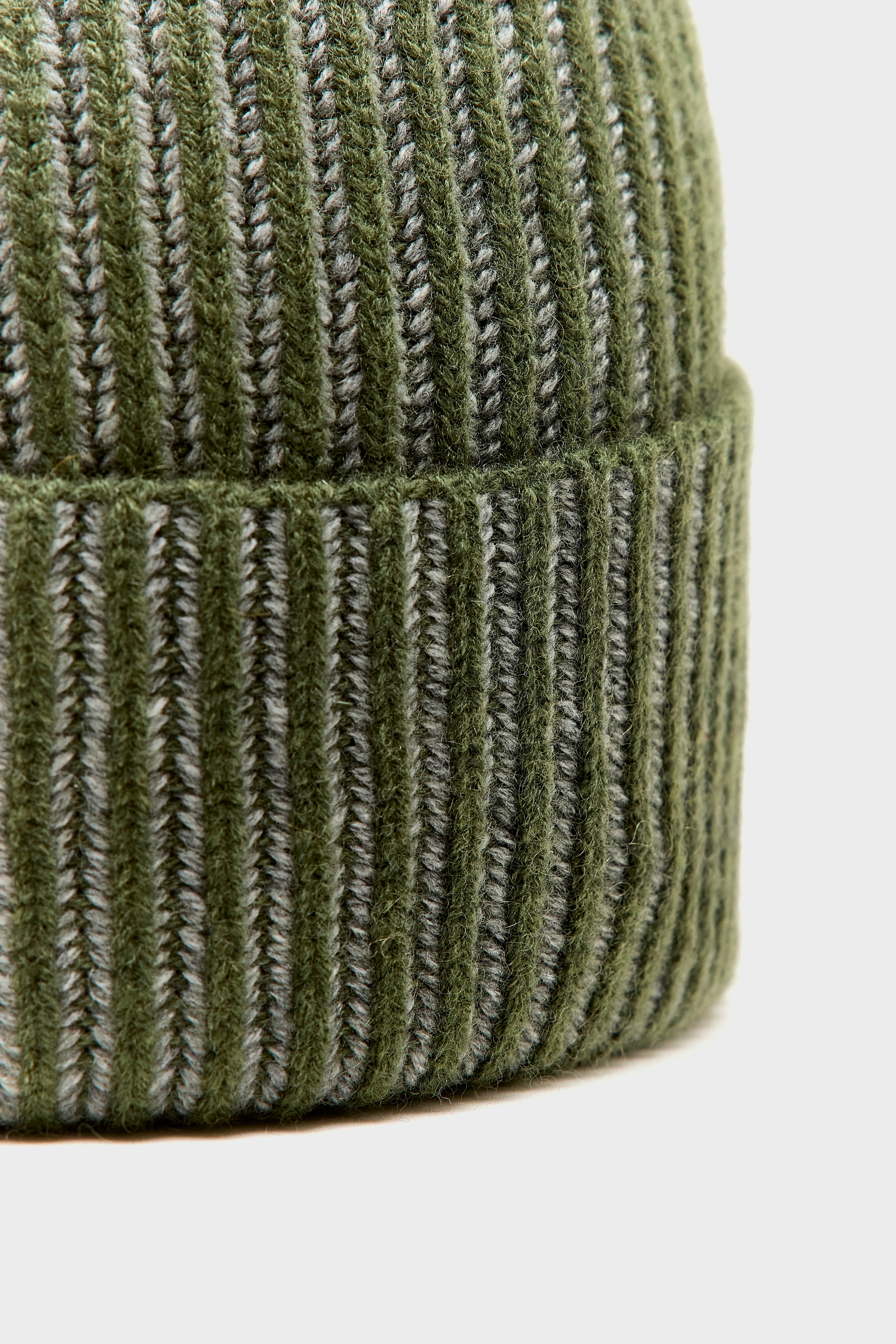 Sonaro Ribbed Knit Beanie - Grey melange / Olive For Men | Bellerose