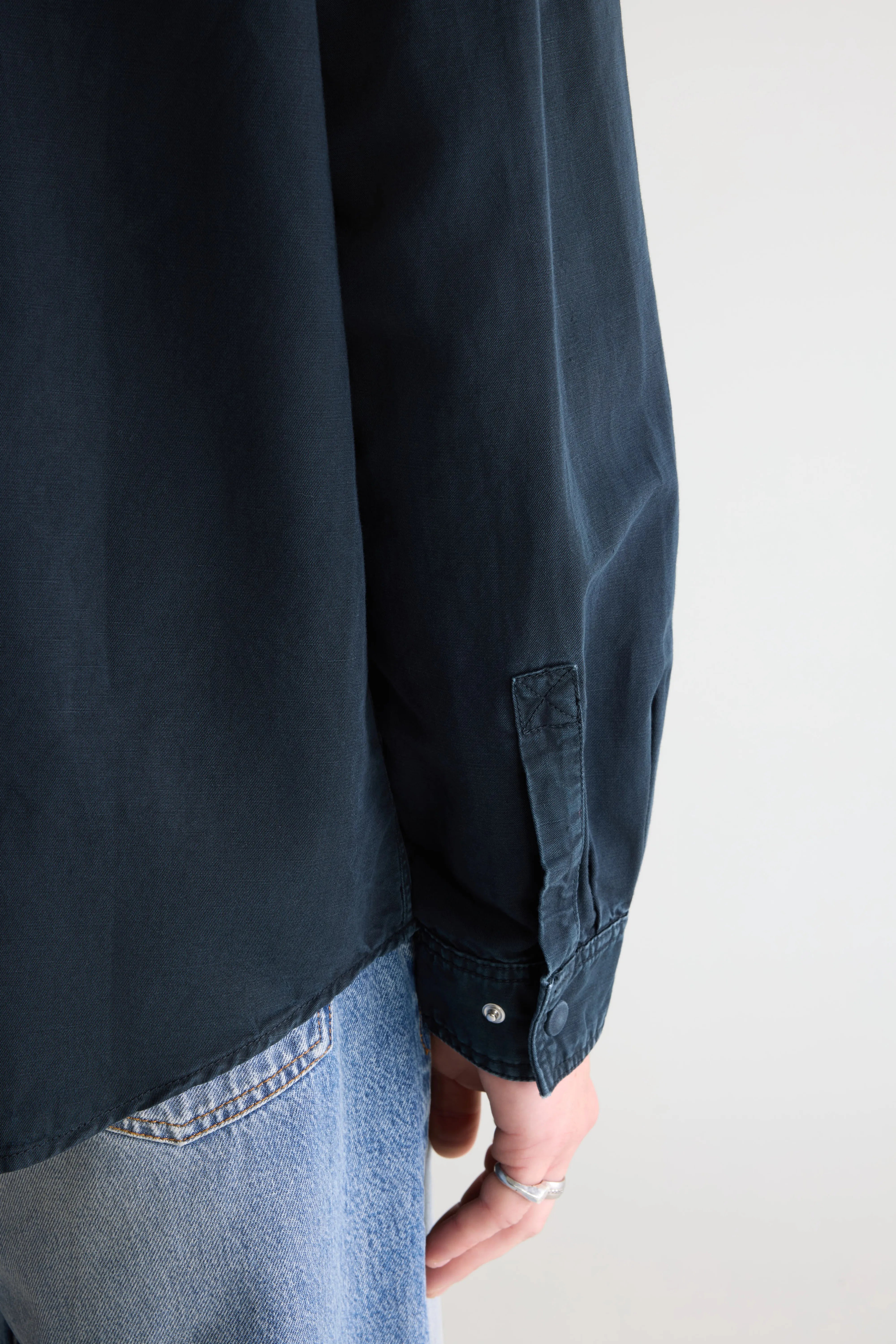 Poach Relaxed Overshirt - Jet set For Men | Bellerose