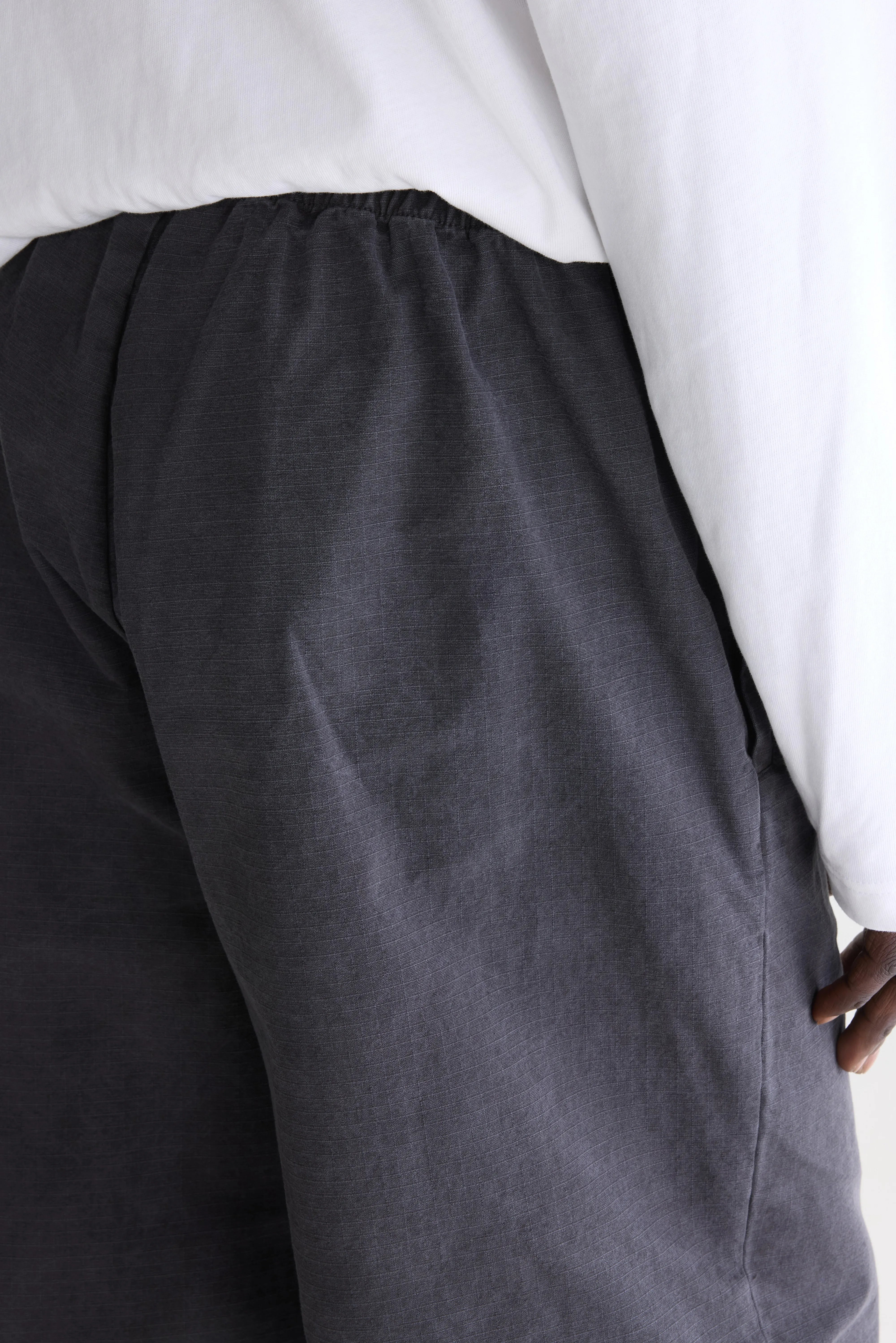 Joie relaxed trousers (262 / M / BLACK SAND)
