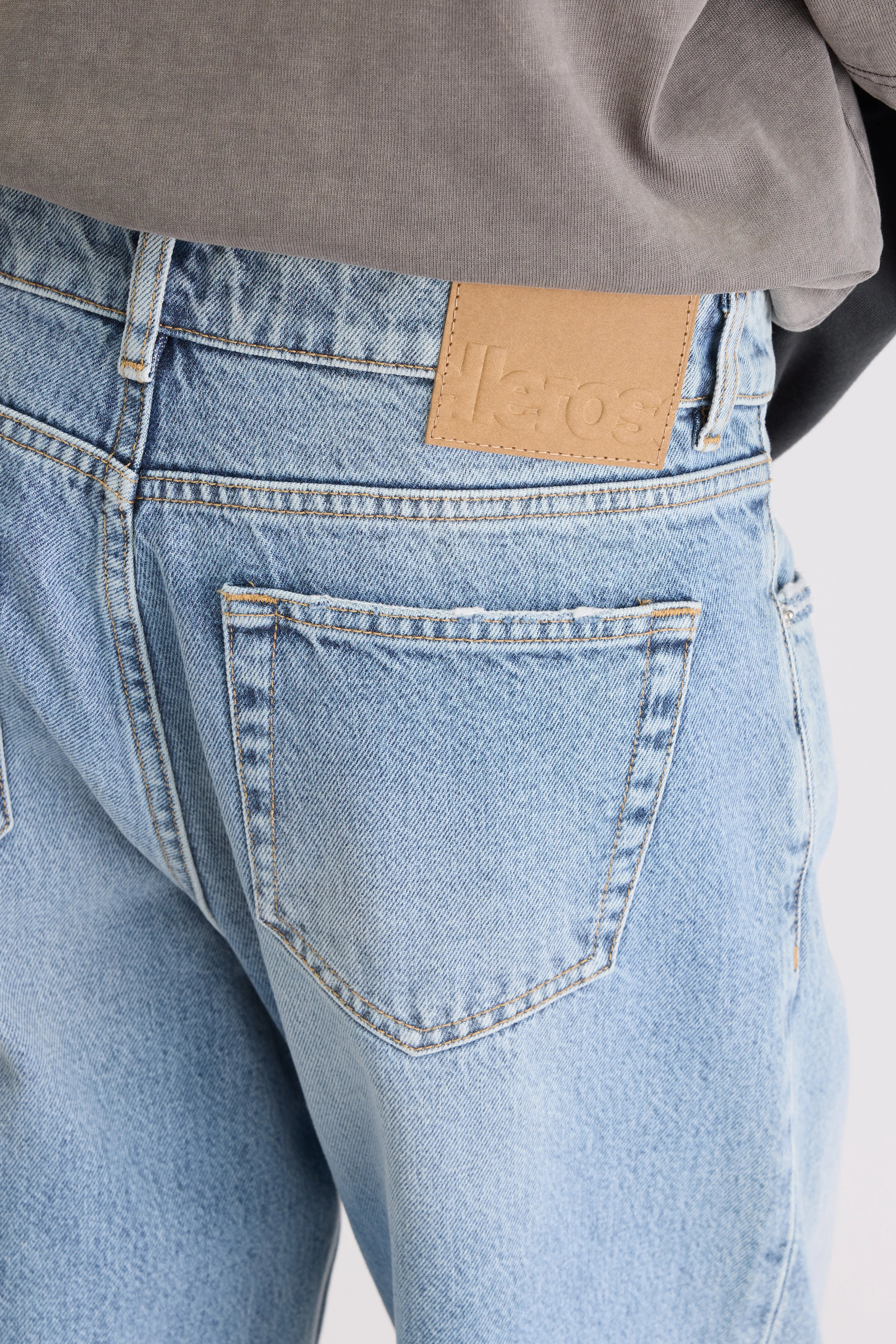 Denim N. 10 straight jeans (262 / M / VINTAGE MD BLUE)