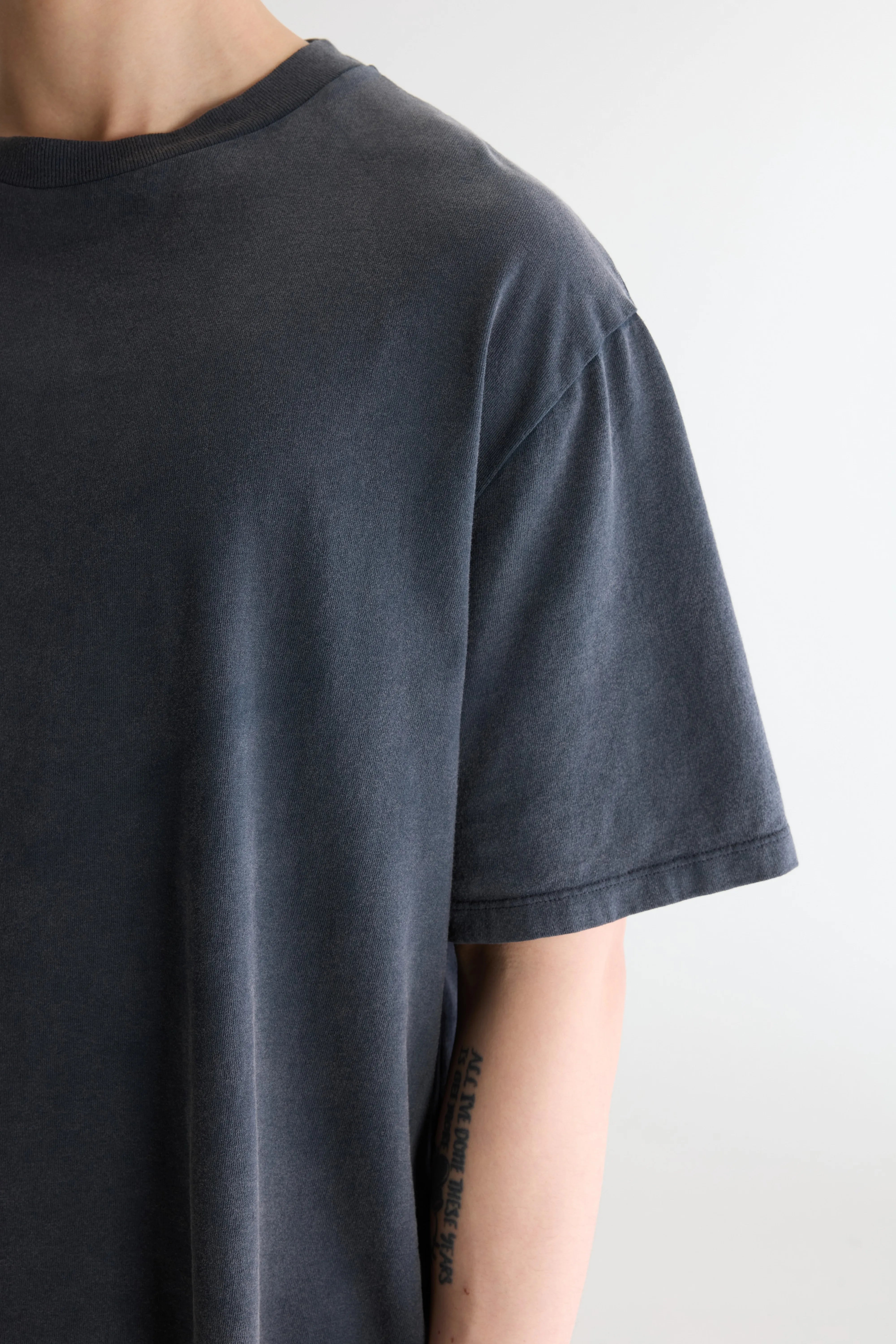 Vide short-sleeve t-shirt (262 / M / BLACK SAND)