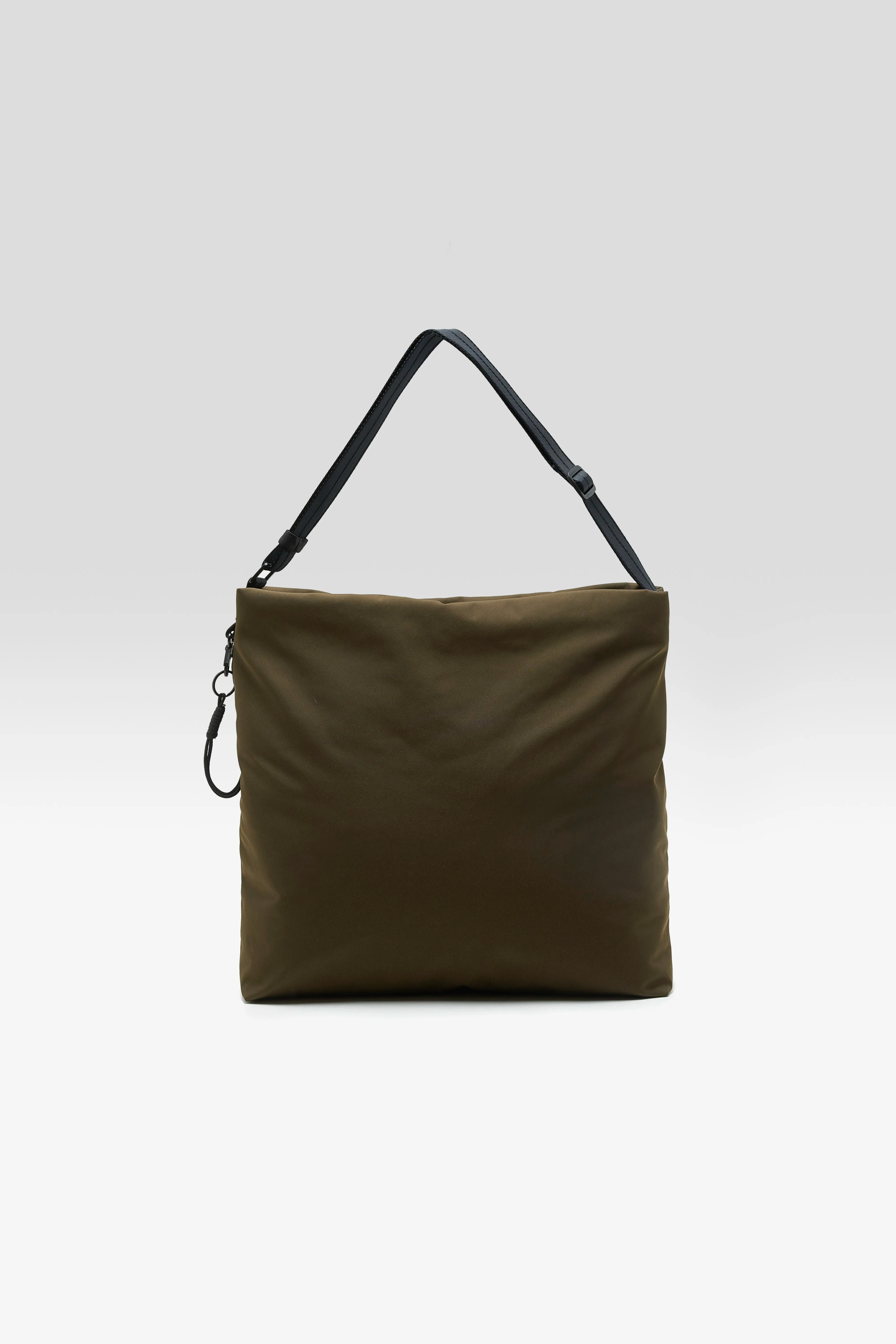 Hendem shoulder bag (262 / M / CARBONE)