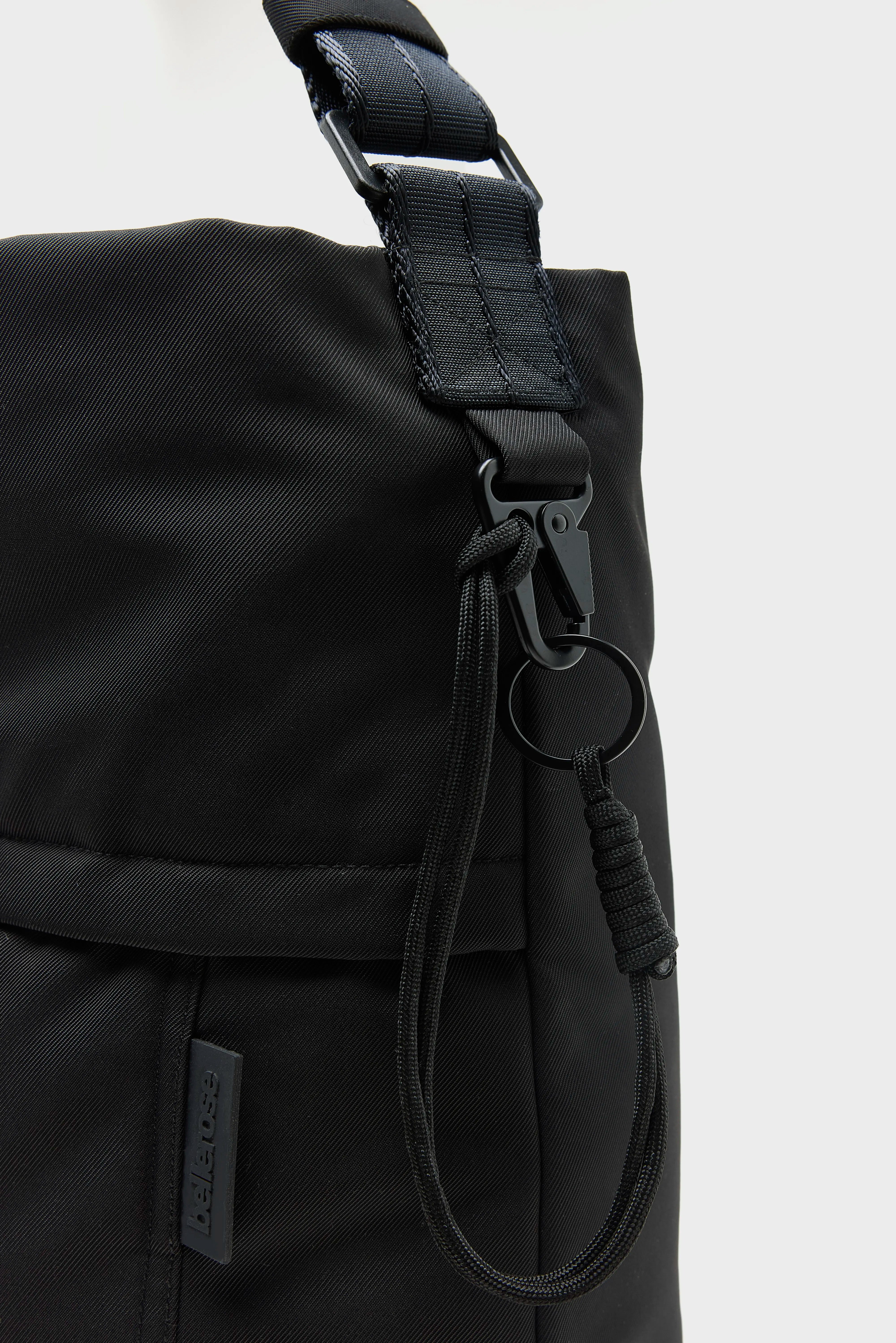 Sac à bandoulière Hendem (262 / M / BLACK BEAUTY)