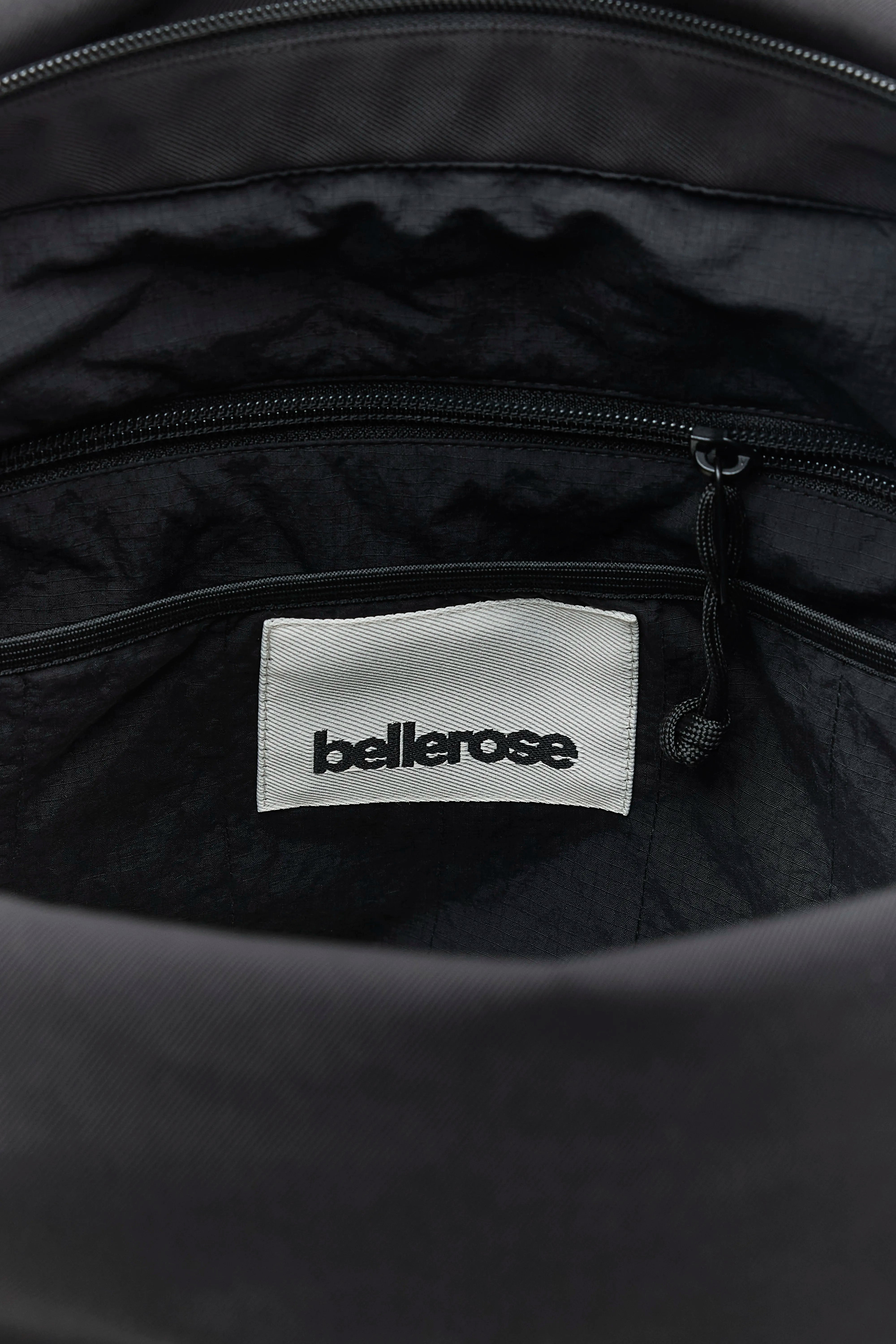 Sac à bandoulière Hendem (262 / M / BLACK BEAUTY)