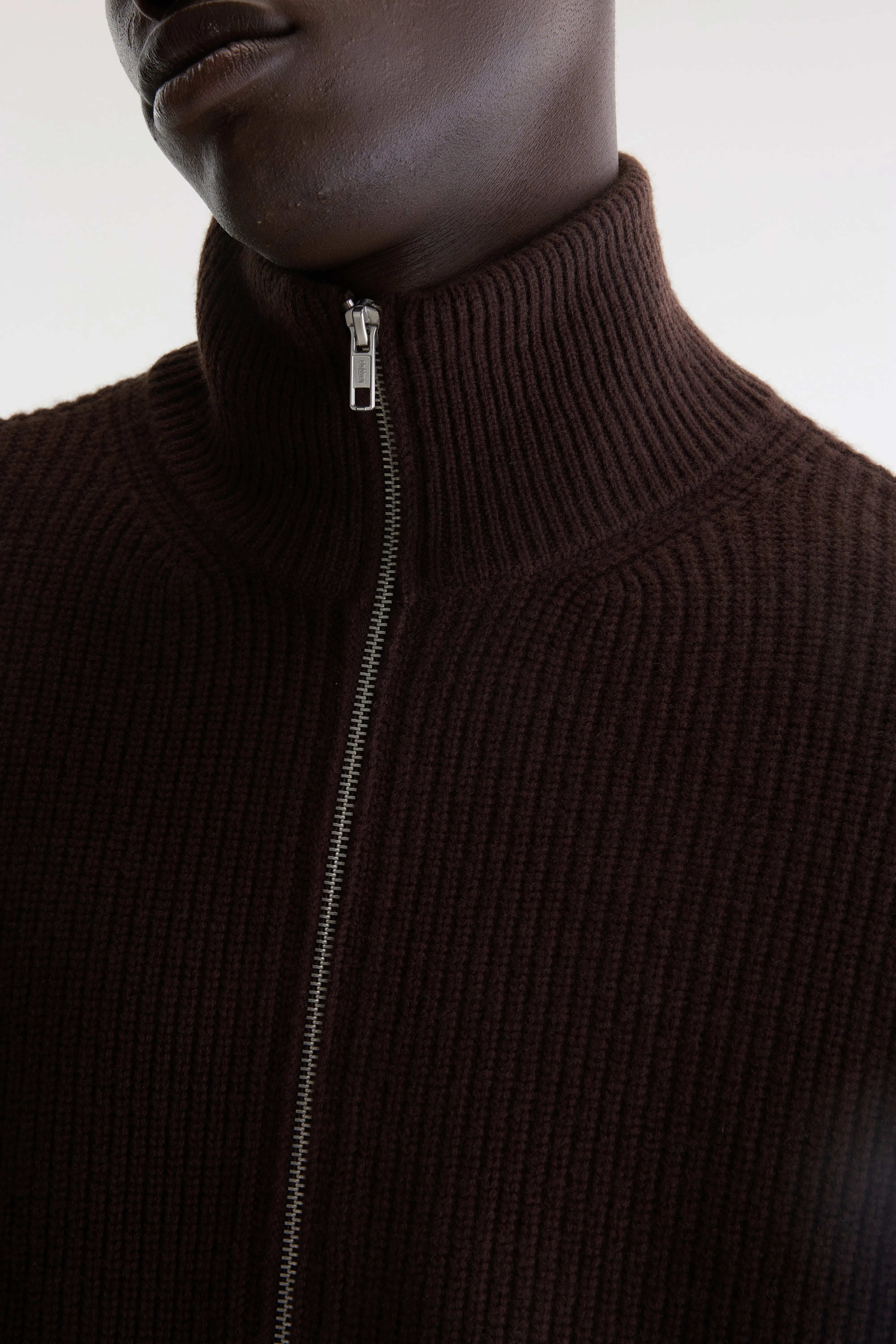 Dorzip mock-neck cardigan (262 / M / DARK ROAST)