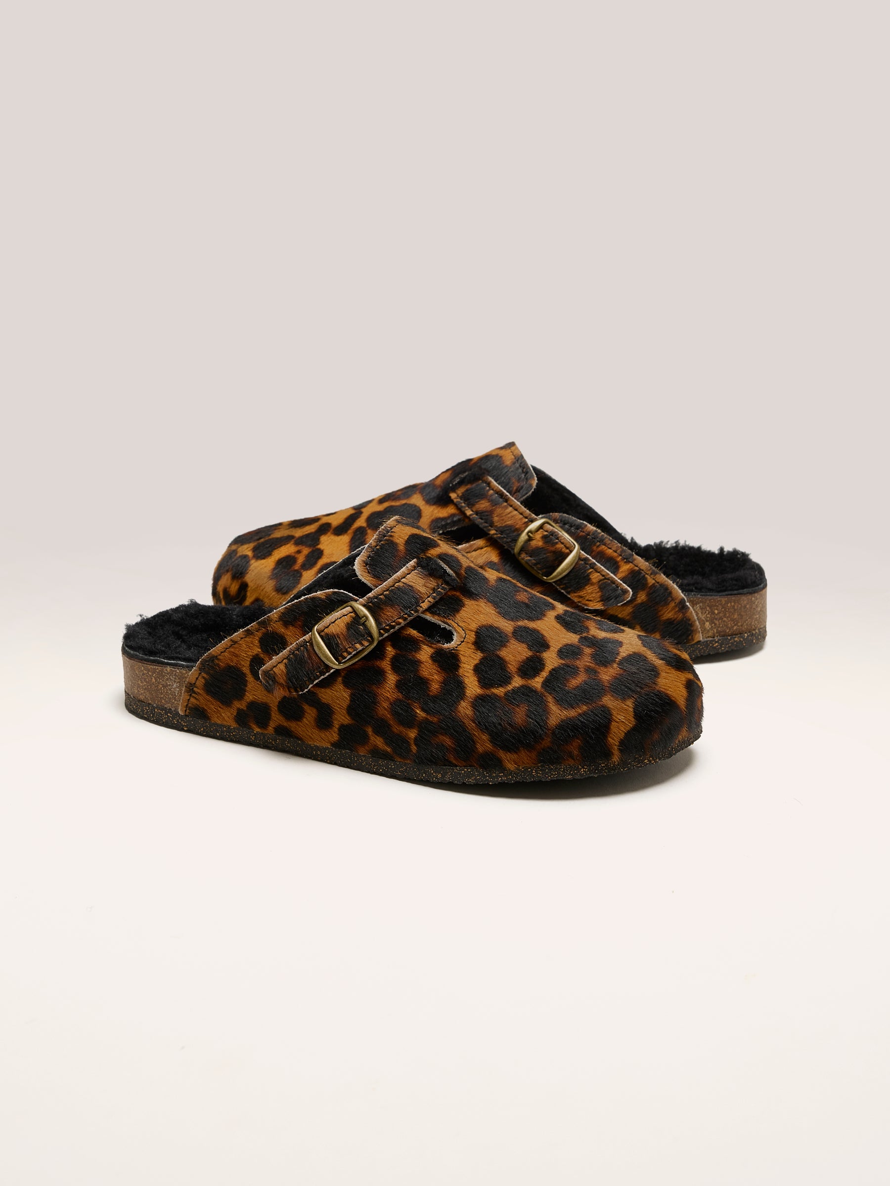 Black Leopard Clogs (242 / W / BROWN)