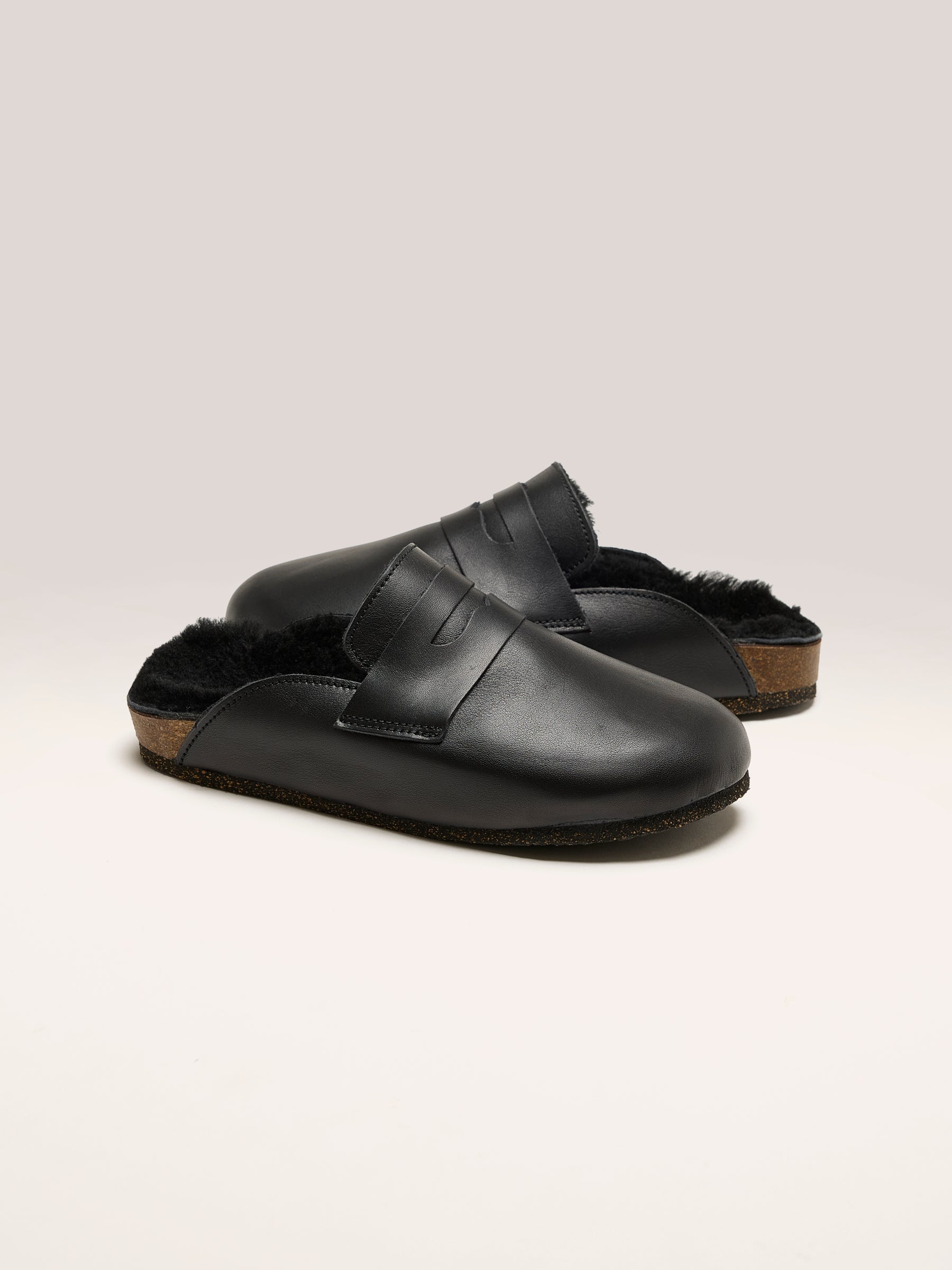 Nero Clogs (242 / W / BLACK)