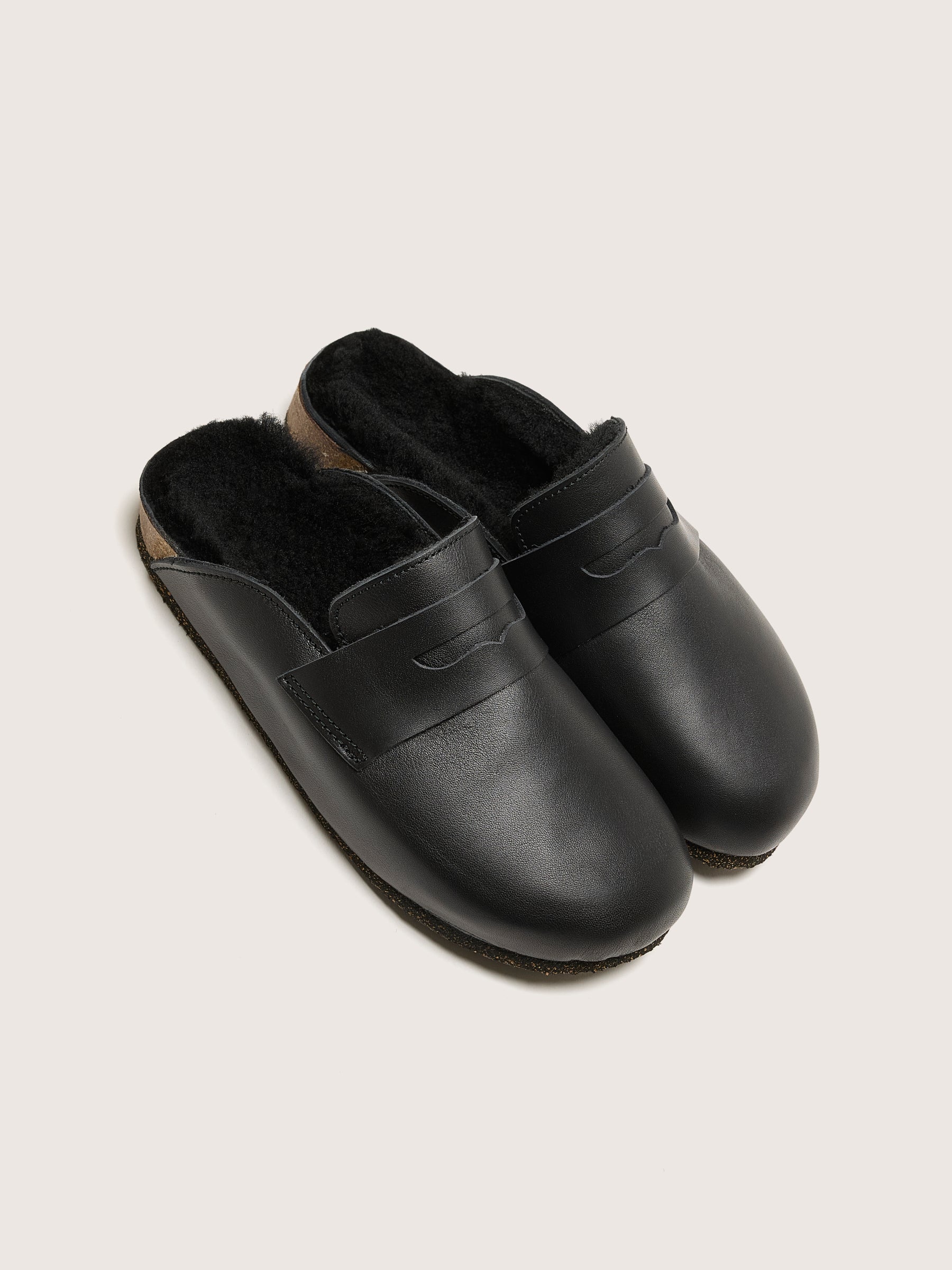 Nero Clogs (242 / W / BLACK)