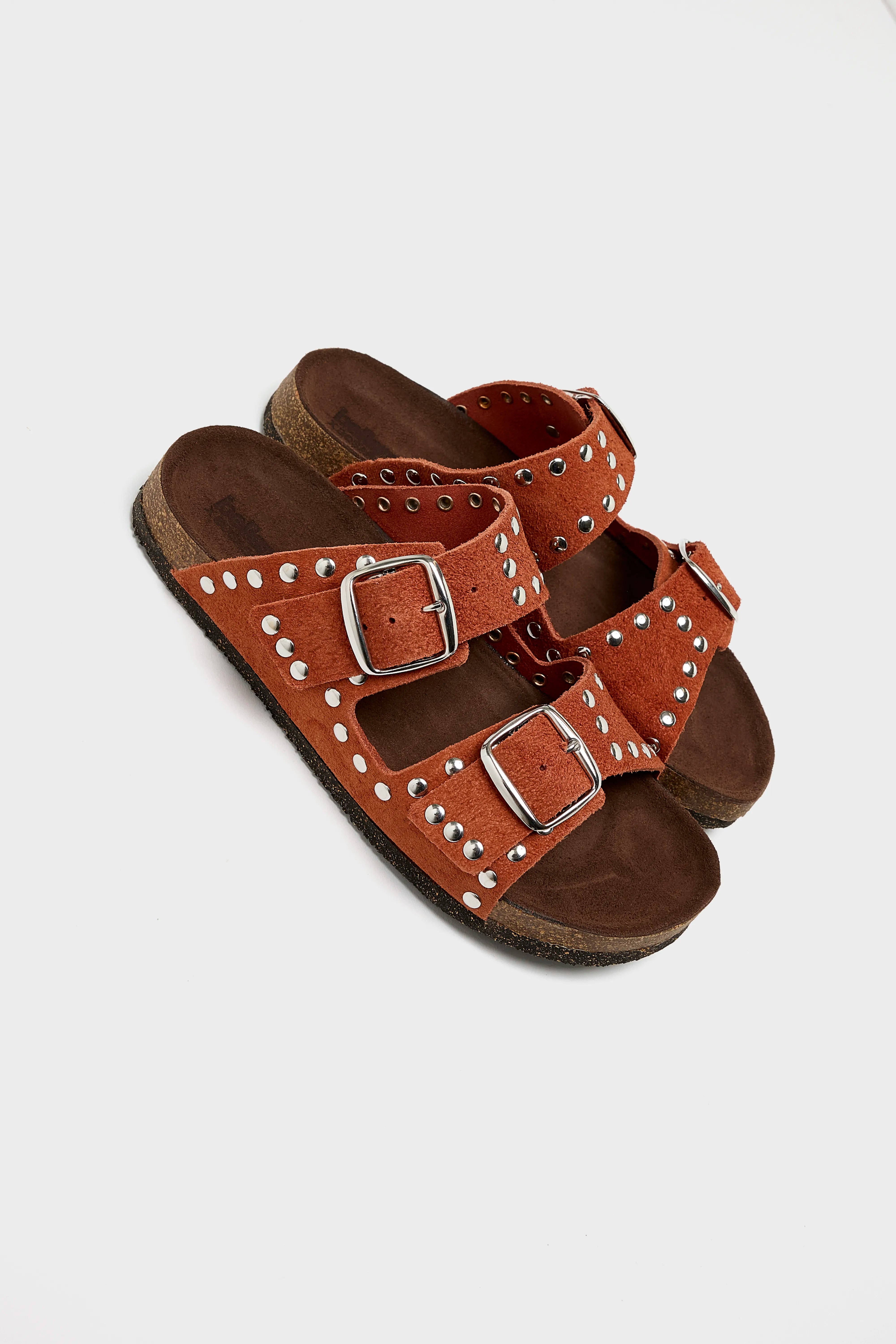 Rivet Suede Sandals  (251 / W / RUST)