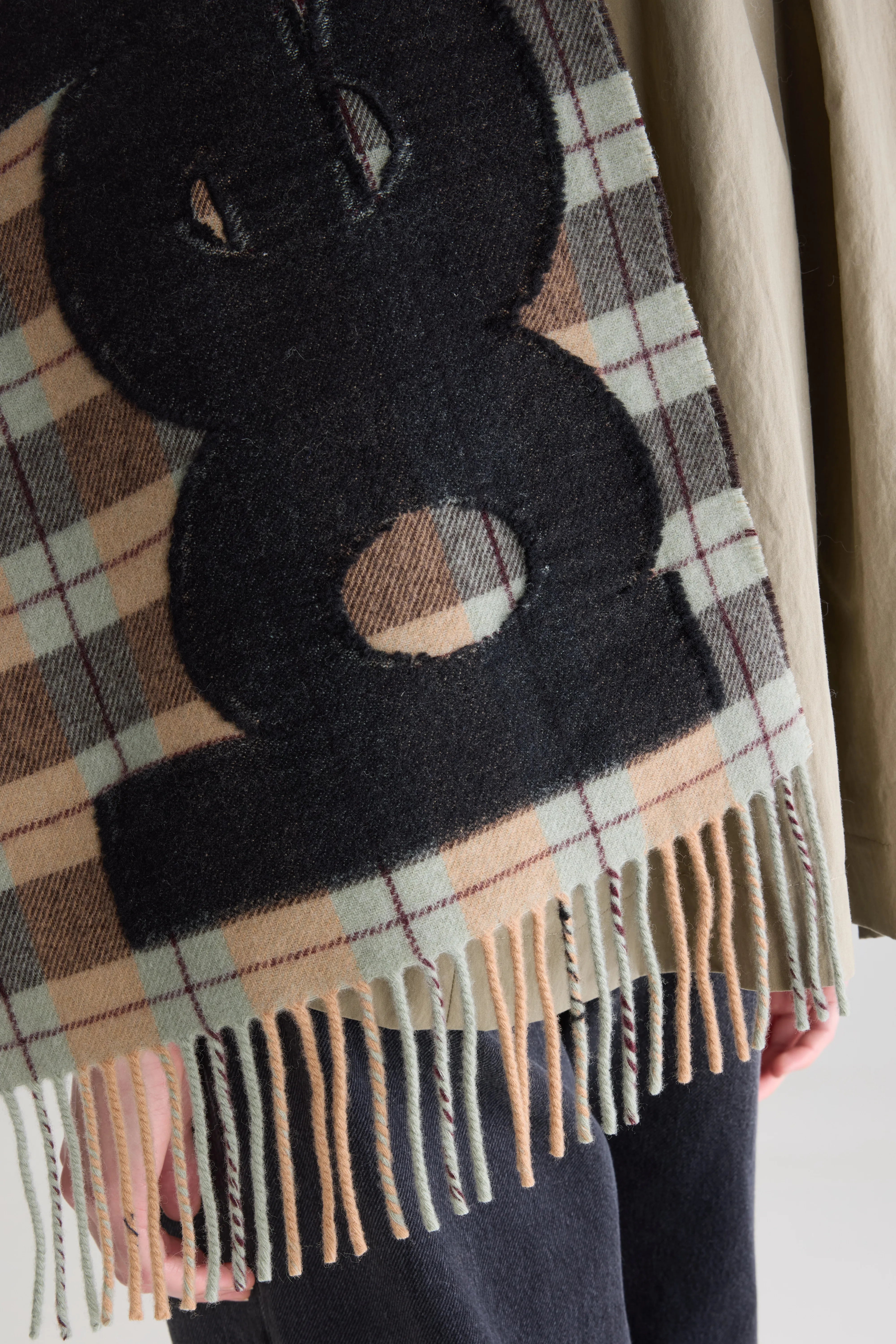 Mut checked scarf (262 / U / DISPLAY A)