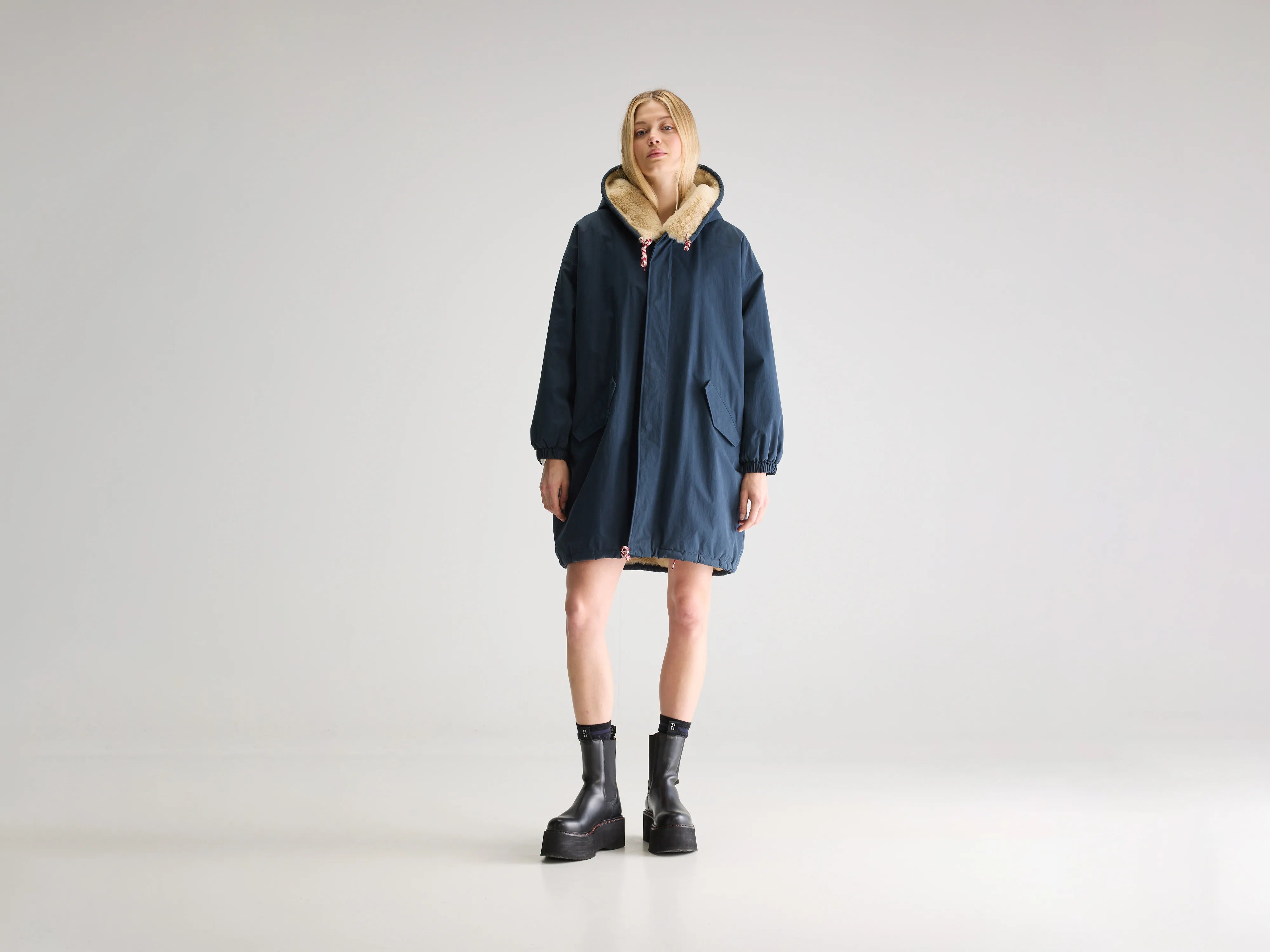 Laos hooded parka (242 / W / AMERICA)