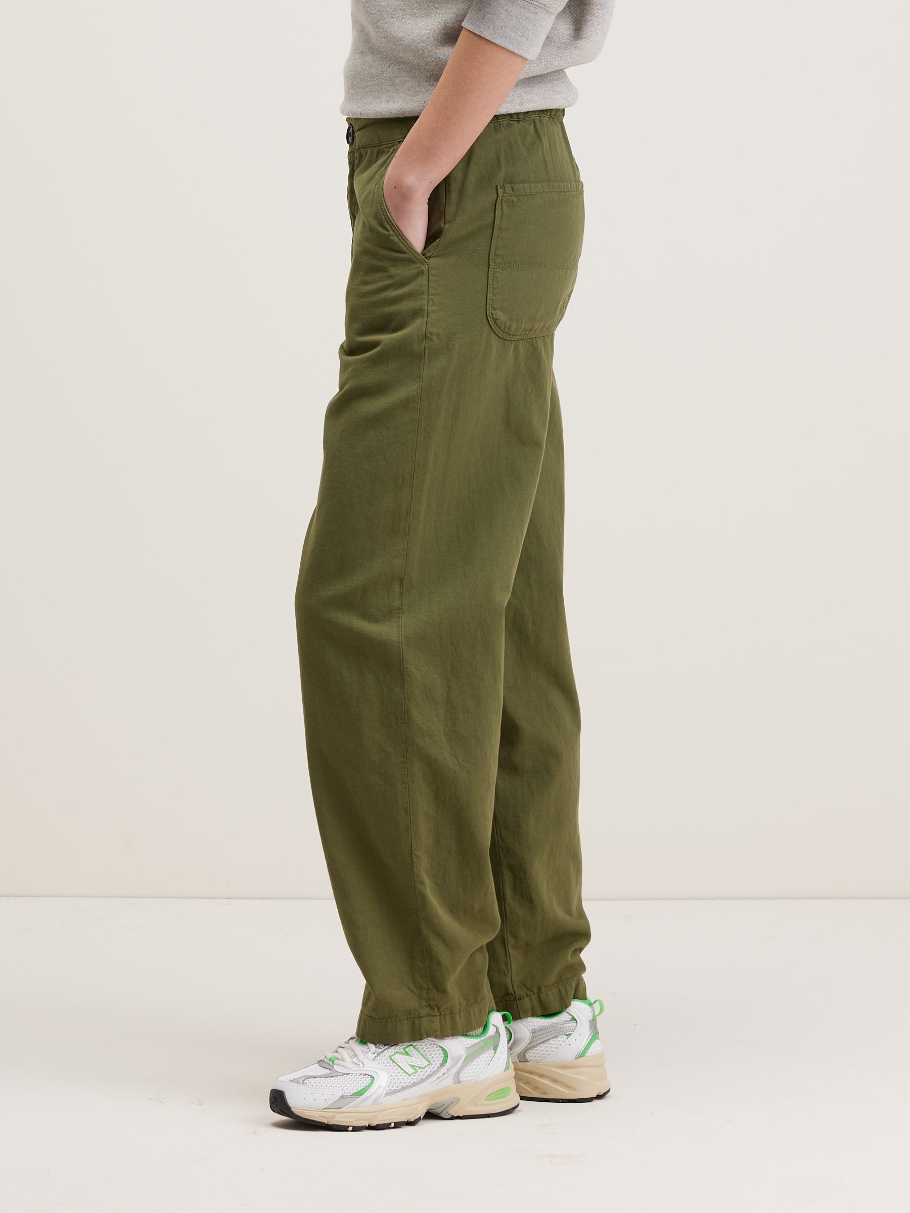 Pasop relaxed trousers (242 / W / ARMY)