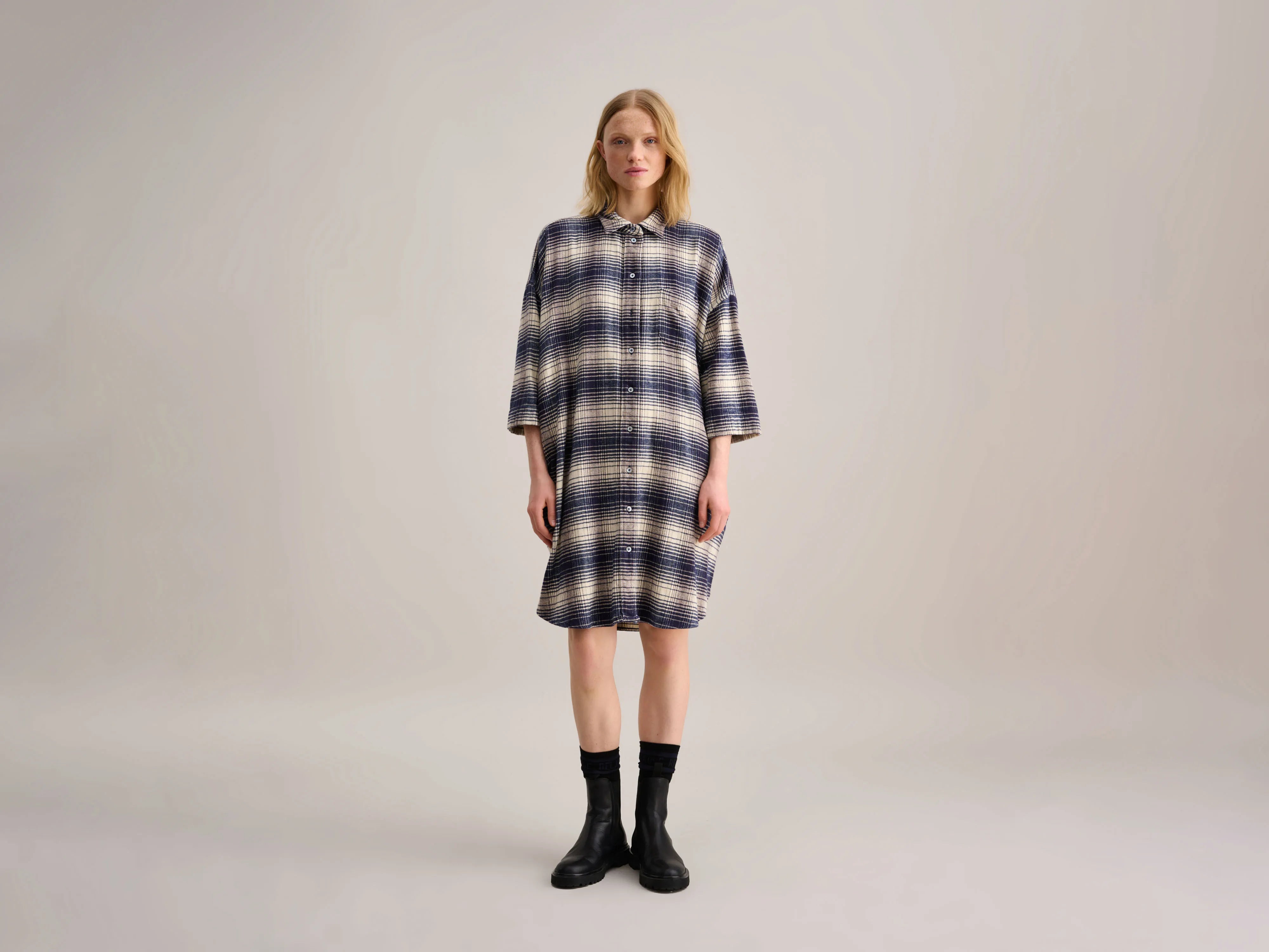 Robe Gladys  (232 / W / CHECK A)