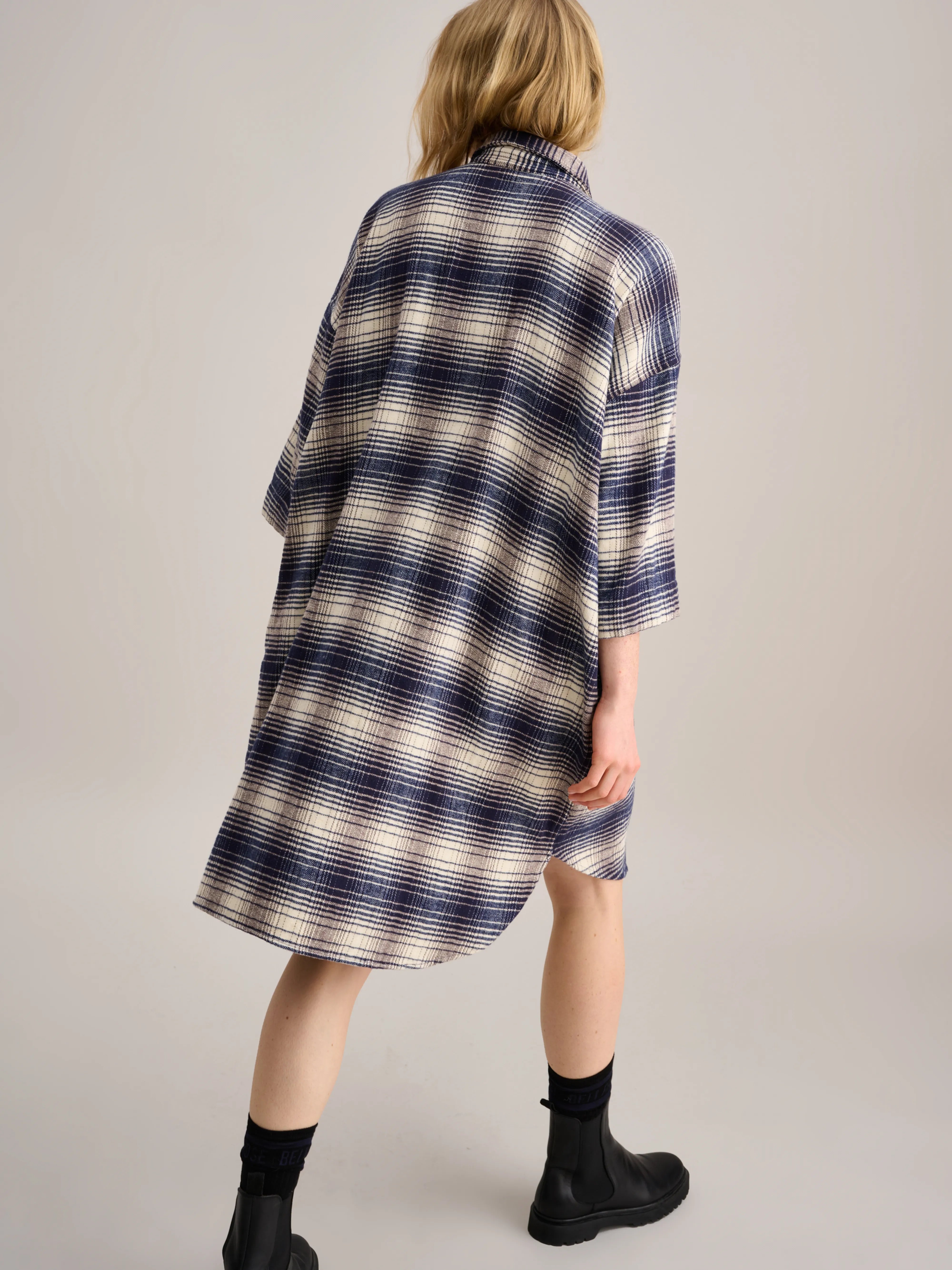 Robe Gladys  (232 / W / CHECK A)