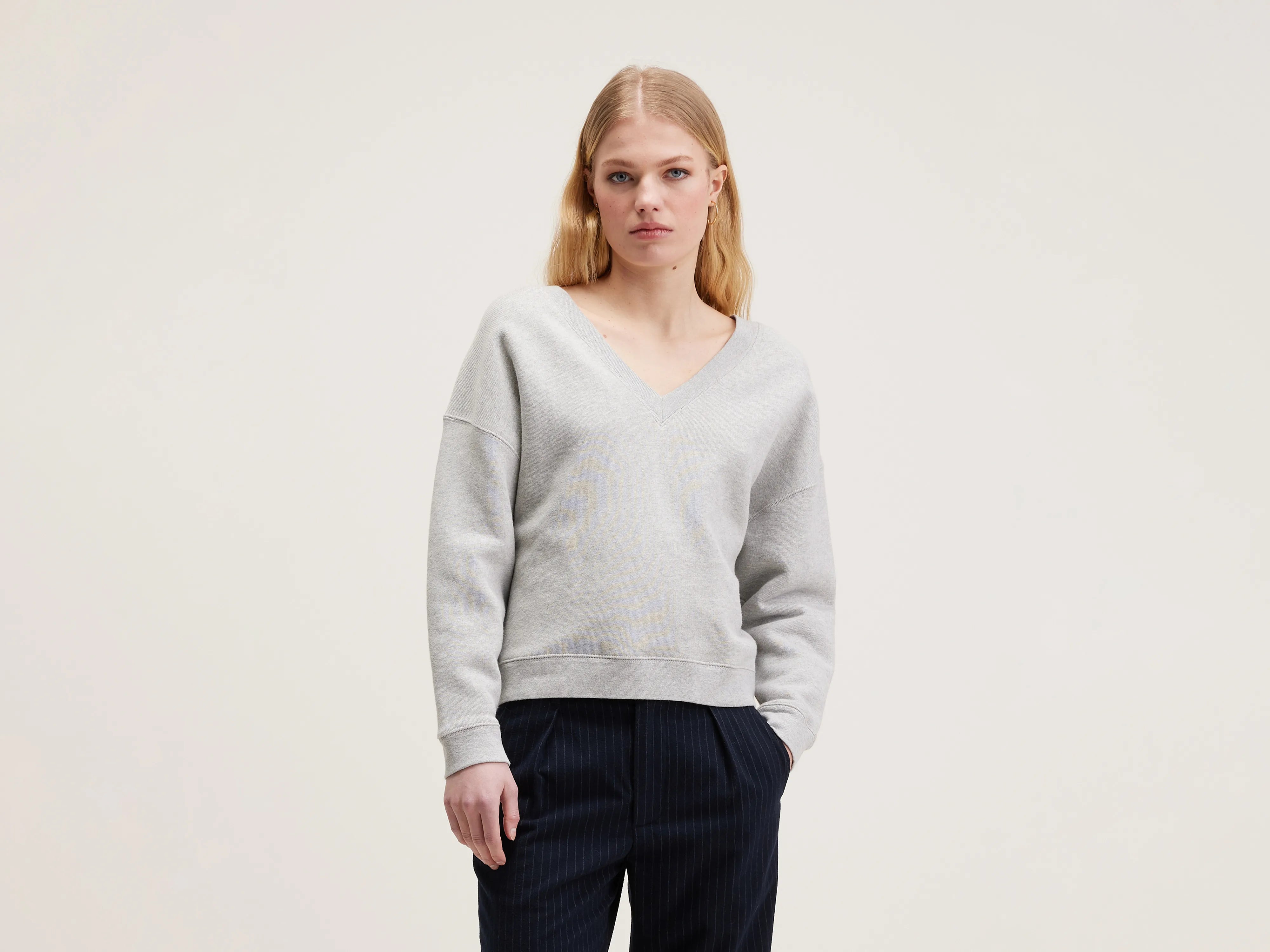 Fellow v-hals sweatshirt (242 / W / H. GREY)