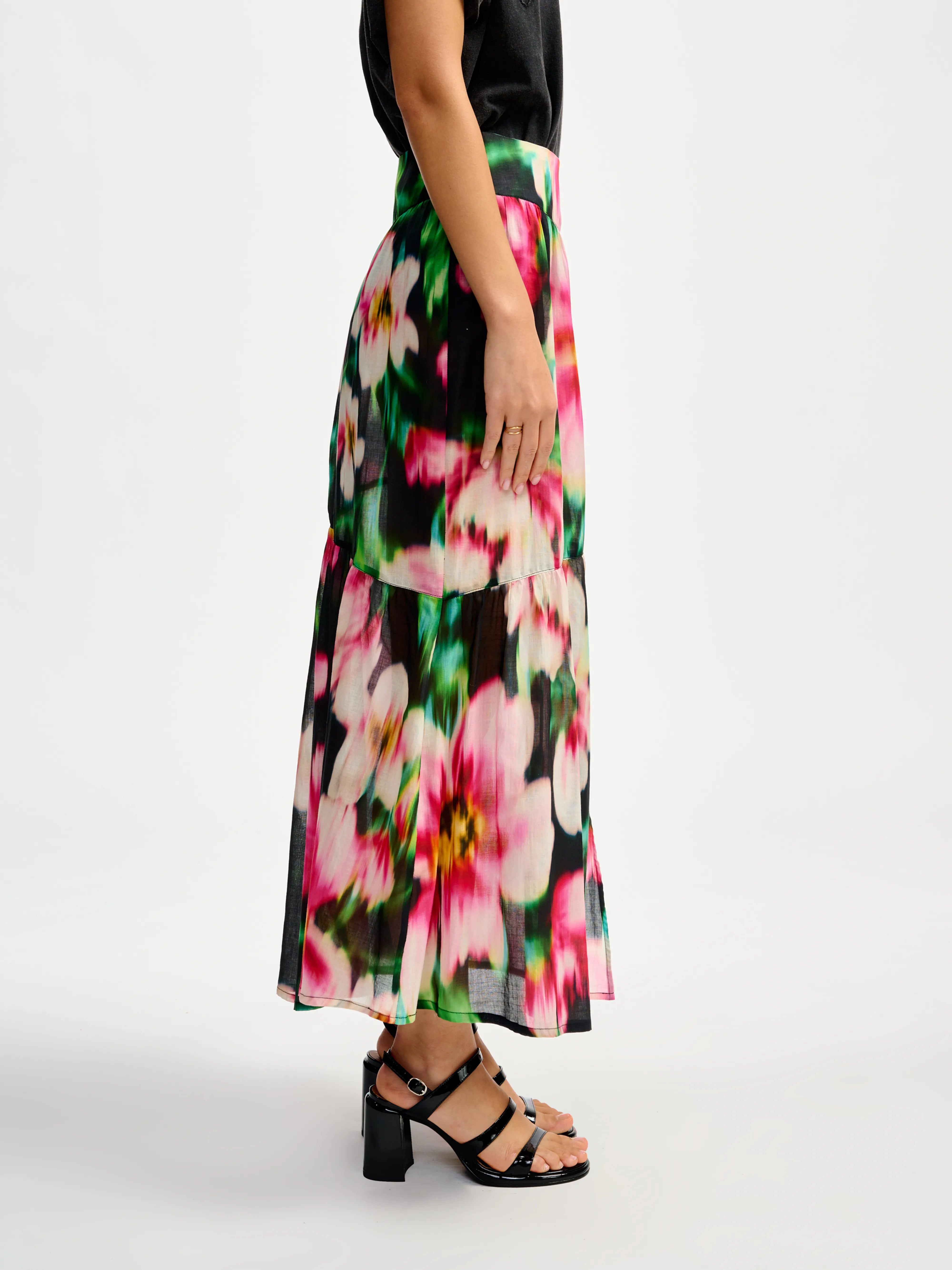 thelma rok (241 / W / COMBO A)