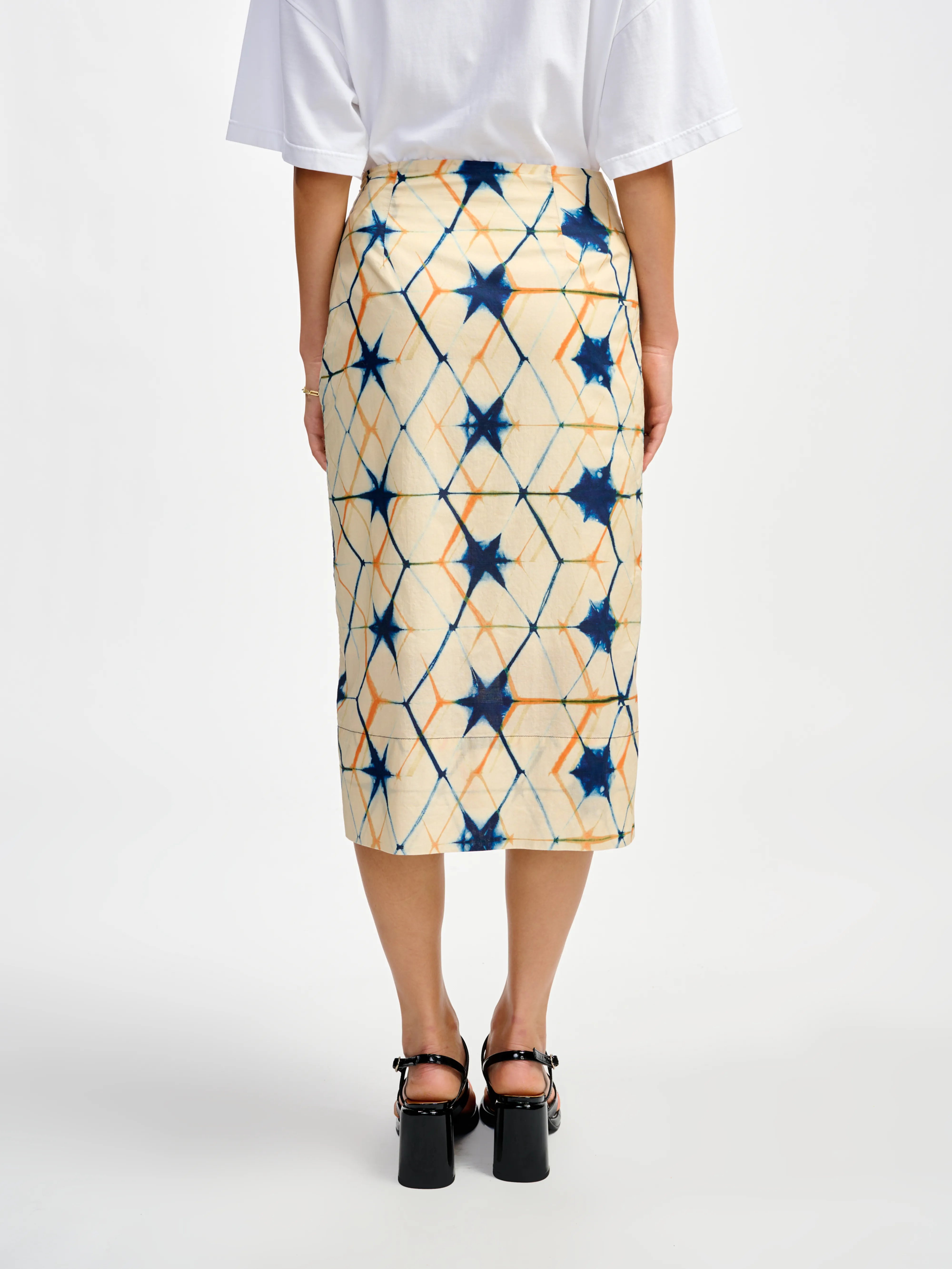 anemone skirt (241 / W / DISPLAY E)