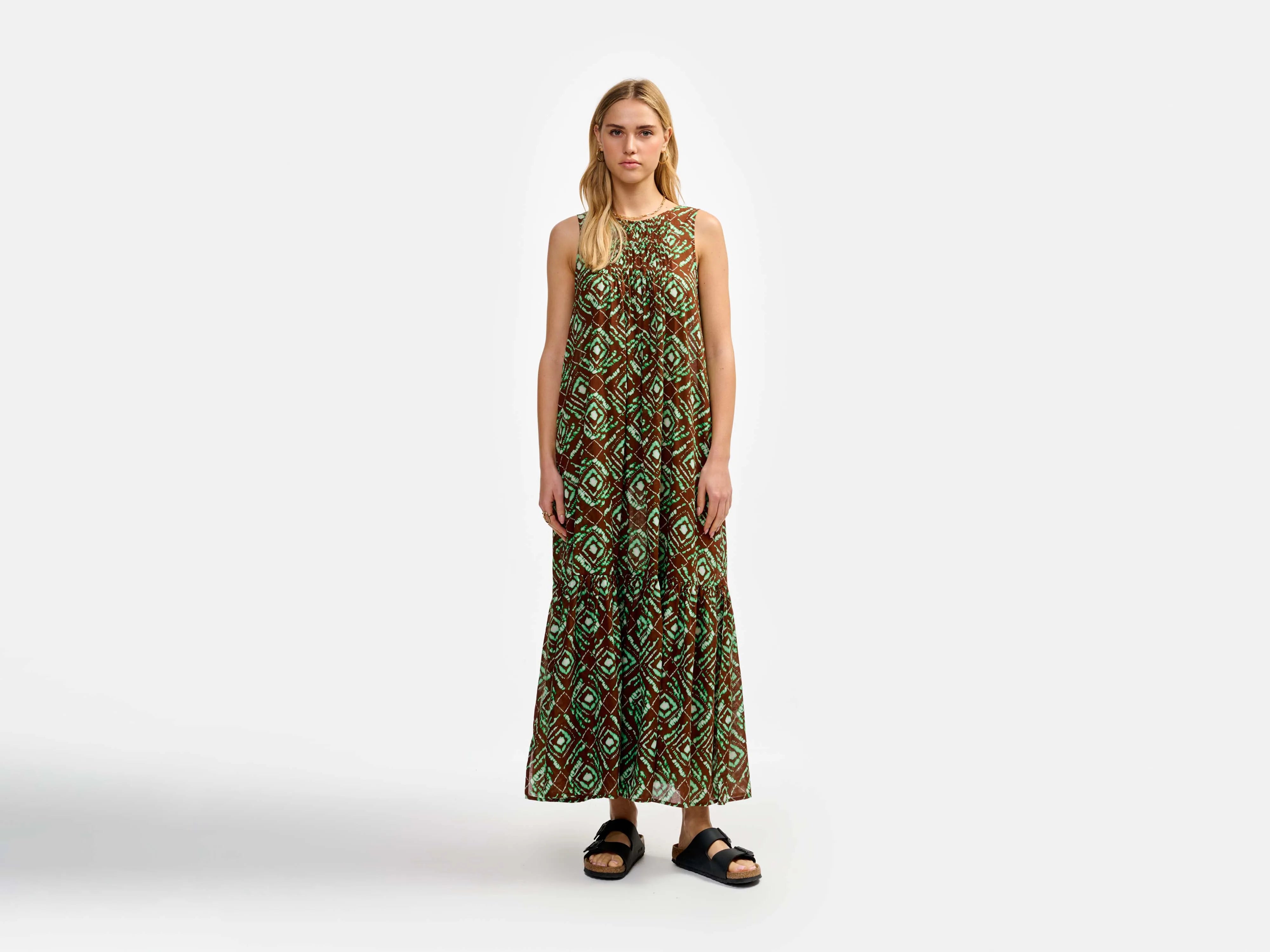 robe peyot (241 / W / DISPLAY H)