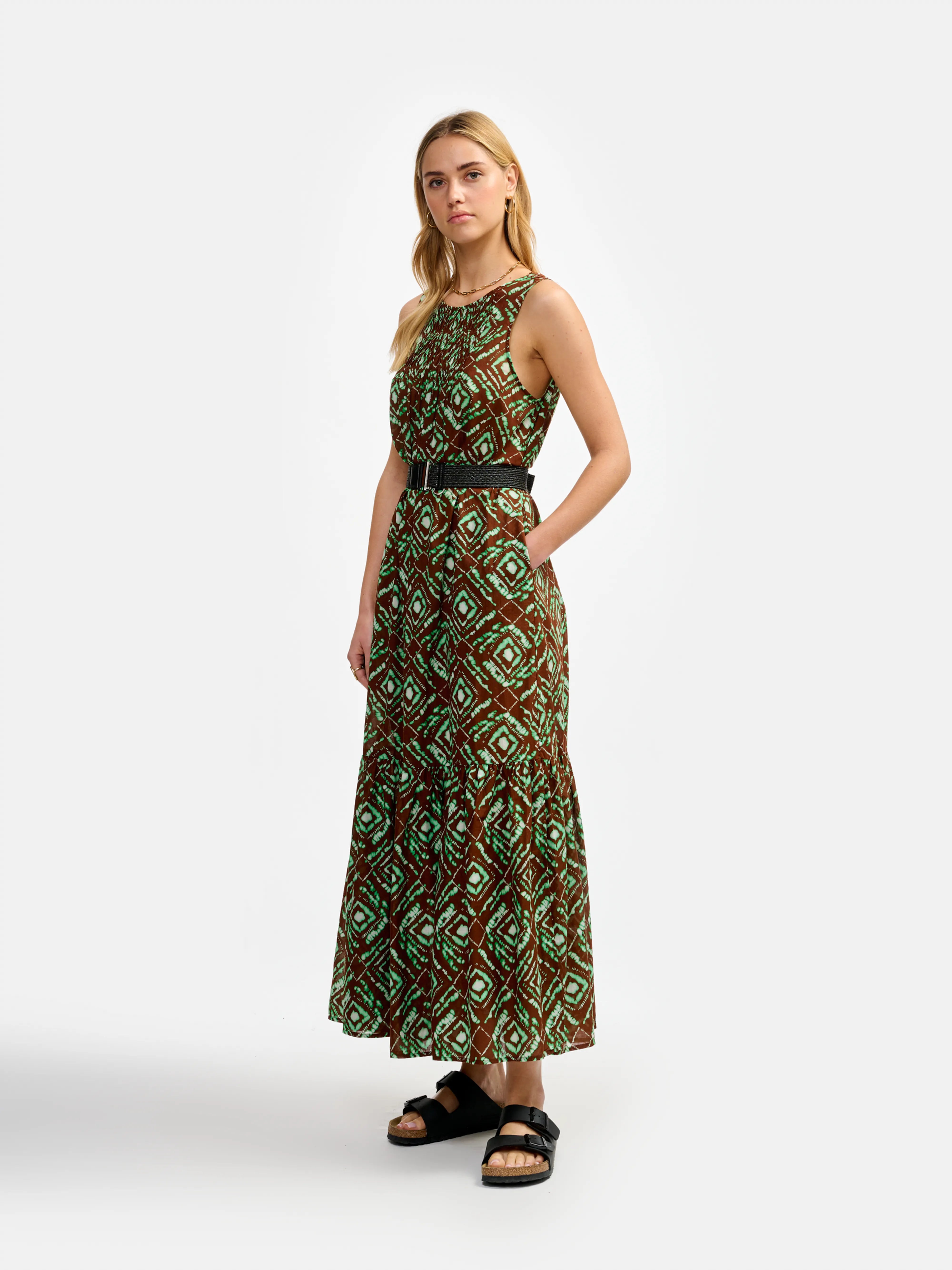 robe peyot (241 / W / DISPLAY H)