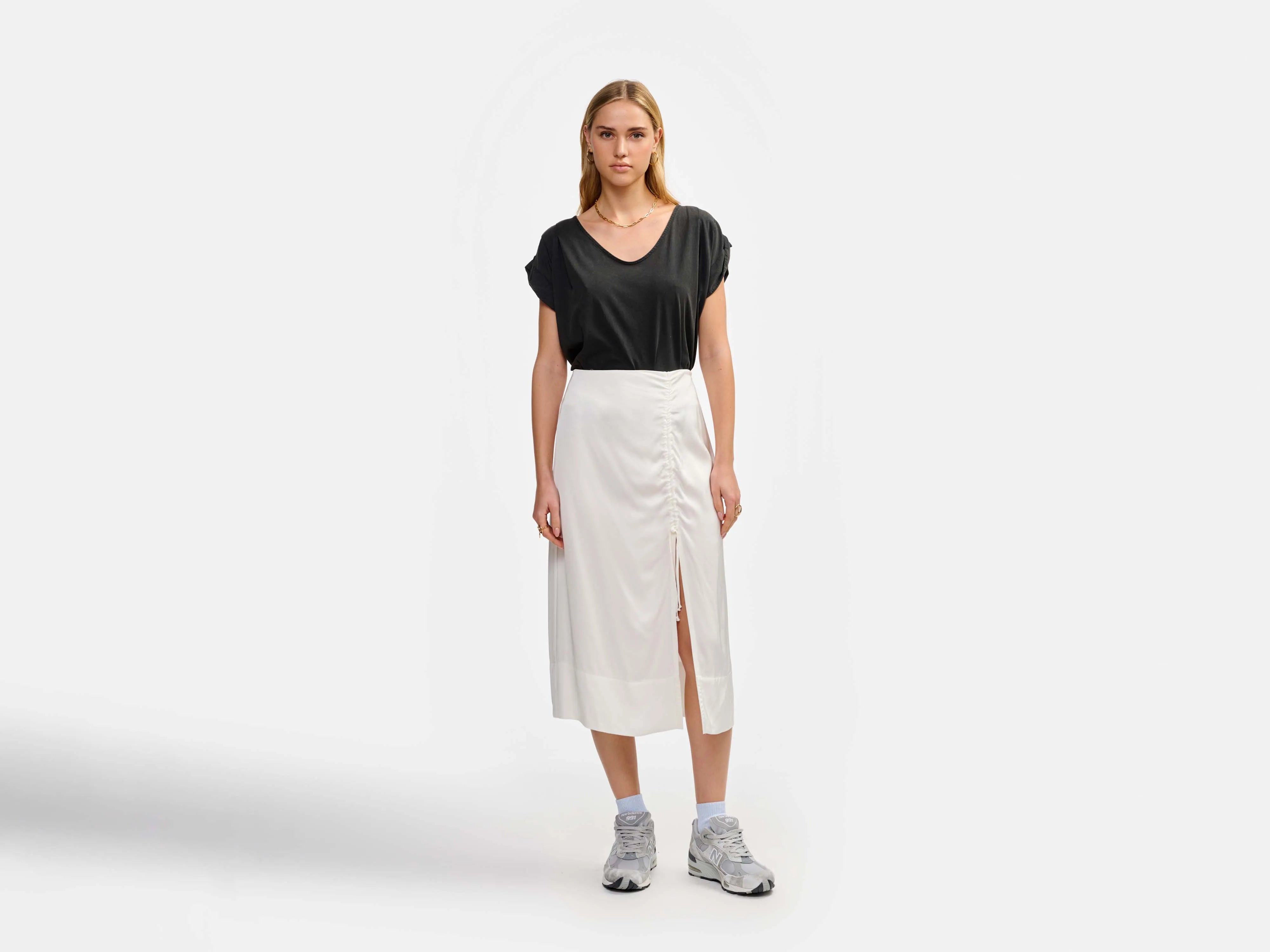 alpha skirt (241 / W / OFF WHITE)