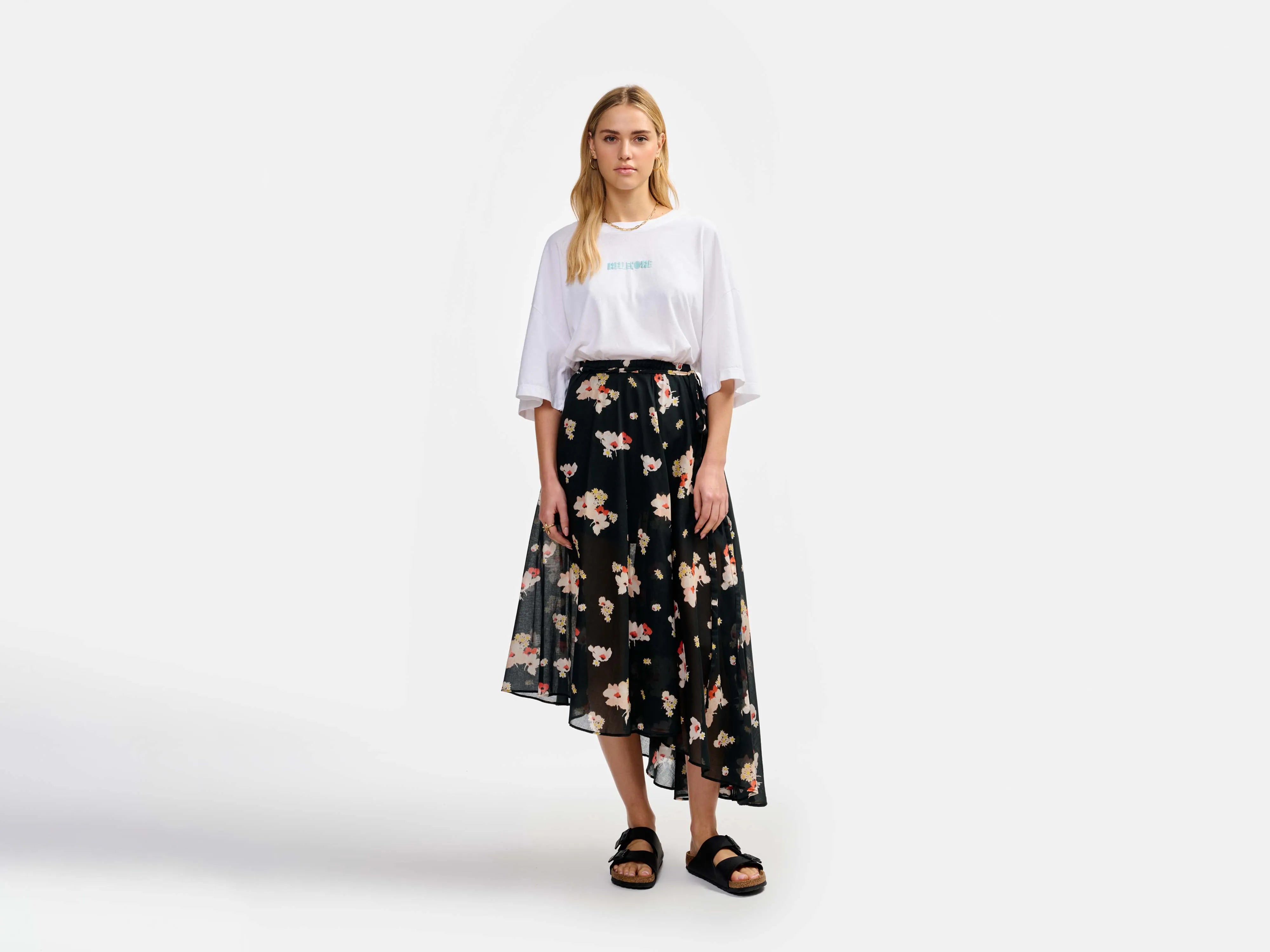 tilde rok (241 / W / DISPLAY C)