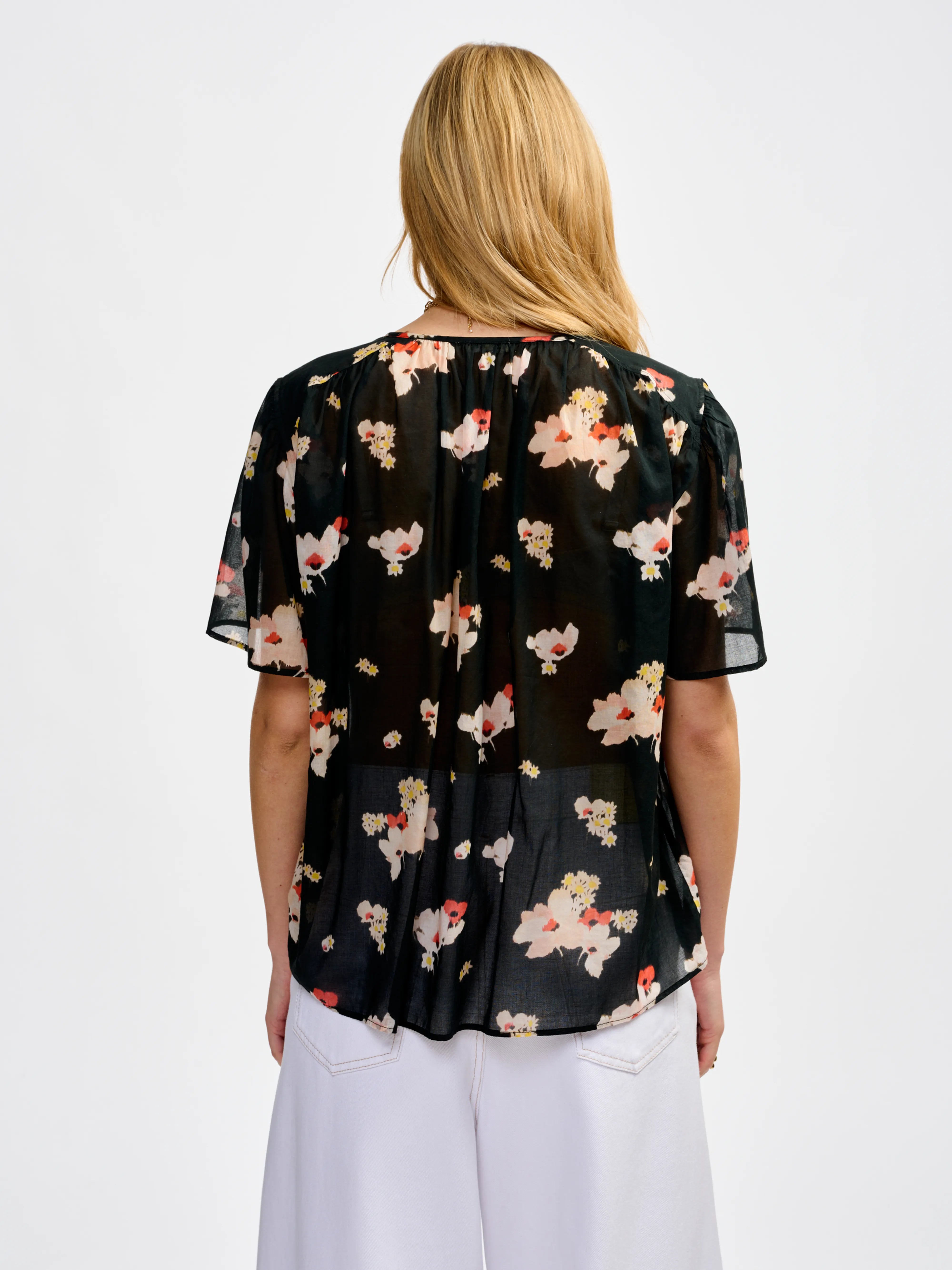 plum blouse (241 / W / DISPLAY C)