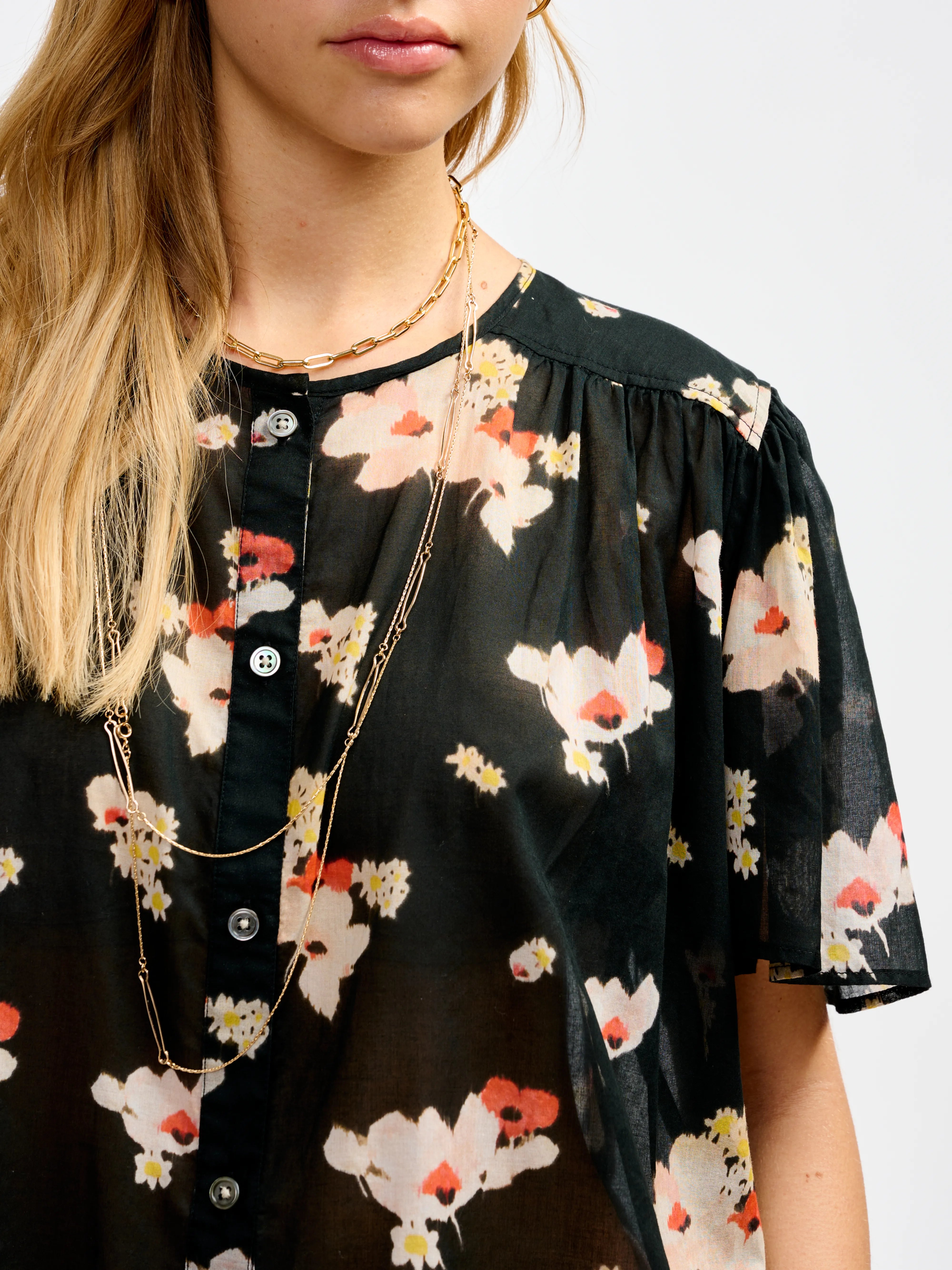 plum blouse (241 / W / DISPLAY C)