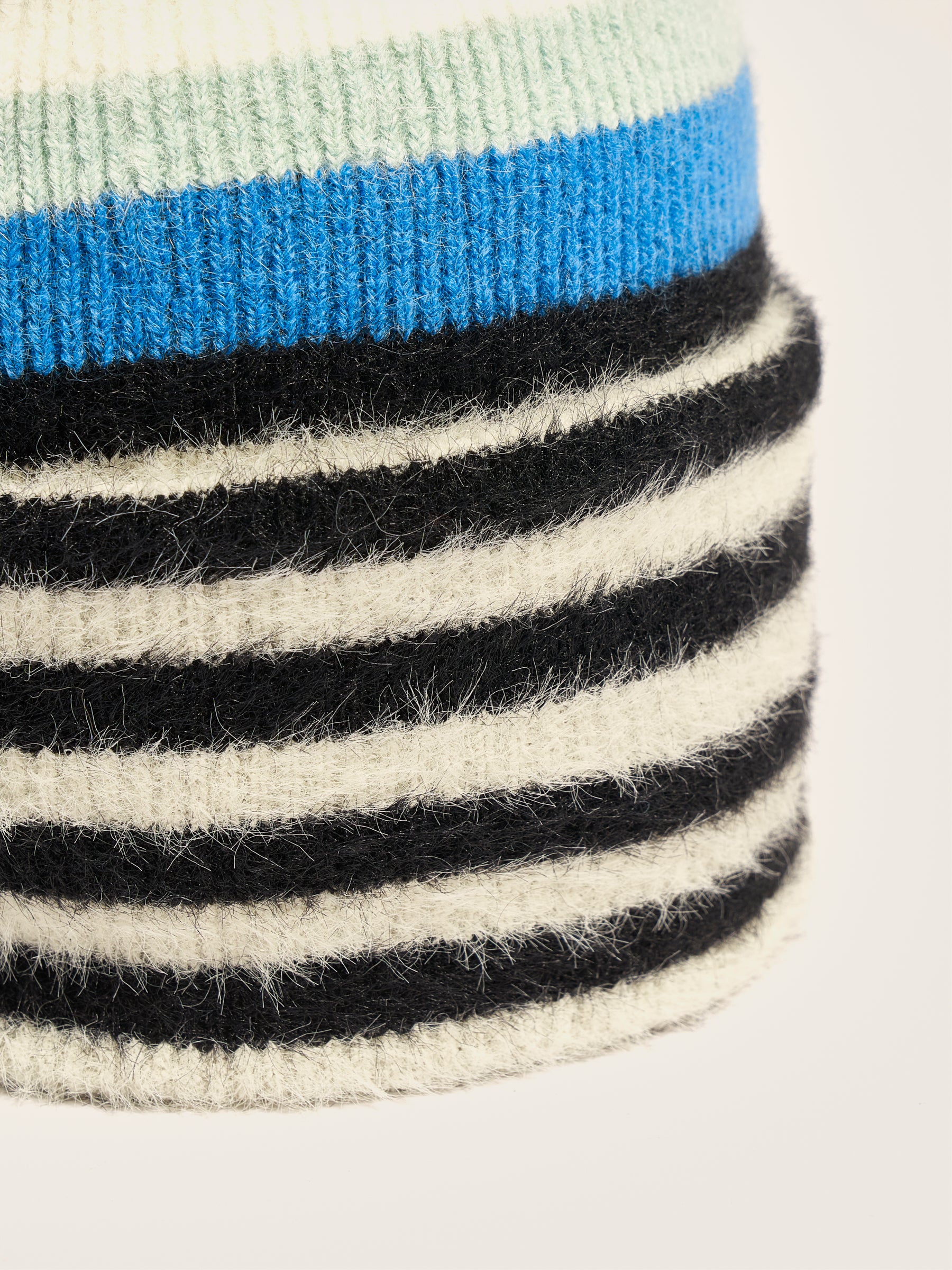 Amet striped beanie (242 / W / STRIPE A)