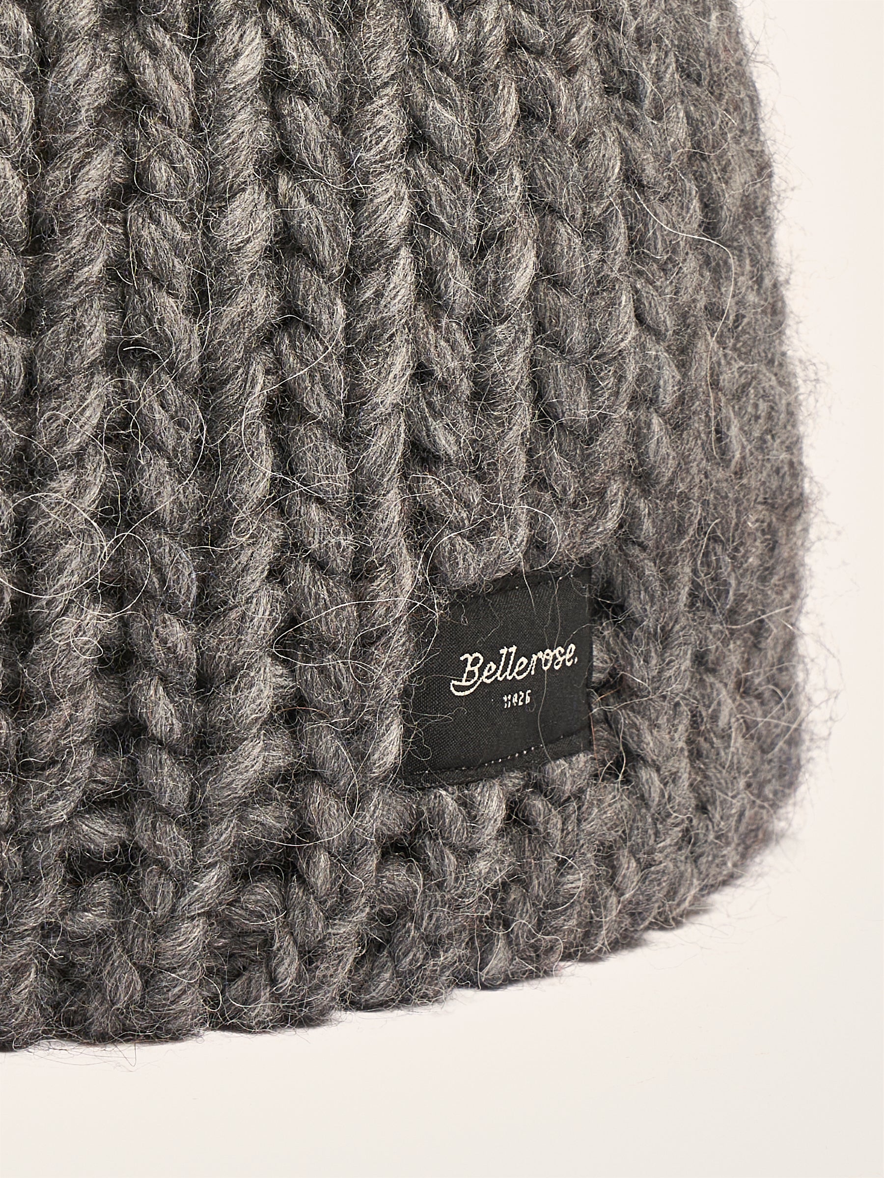 Kouha knitted beanie (242 / W / MID GREY)