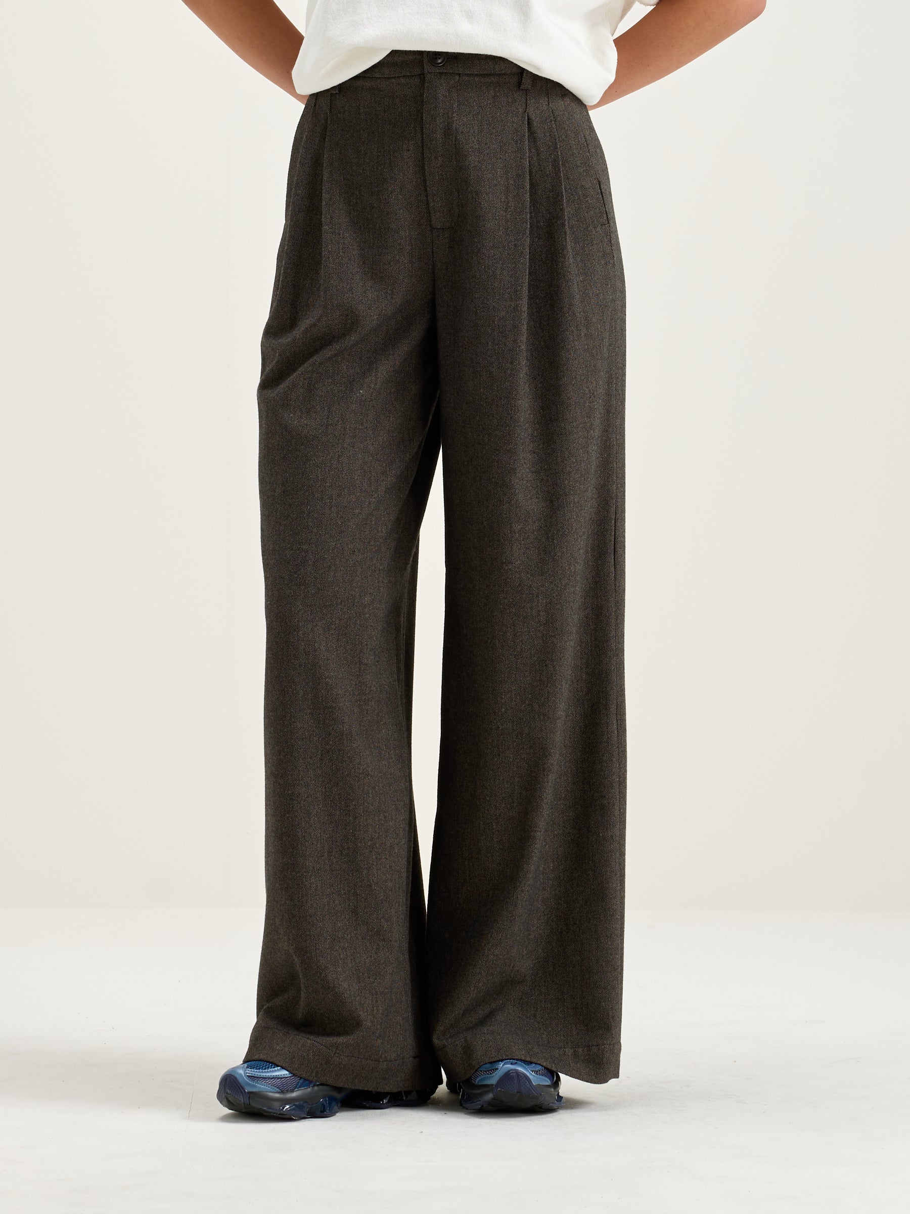 Volkert Wide Tailored Trousers - Ebony For Women | Bellerose