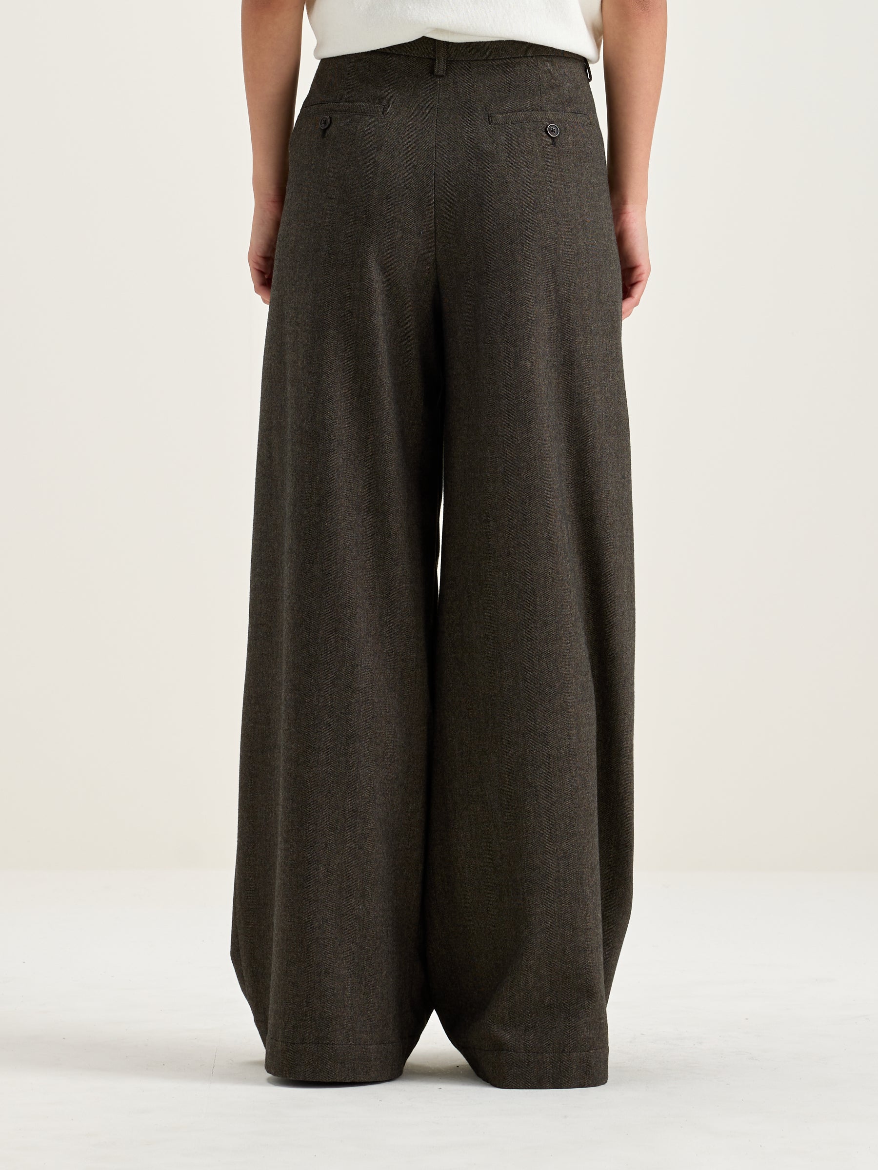 Volkert Wide Tailored Trousers - Ebony For Women | Bellerose