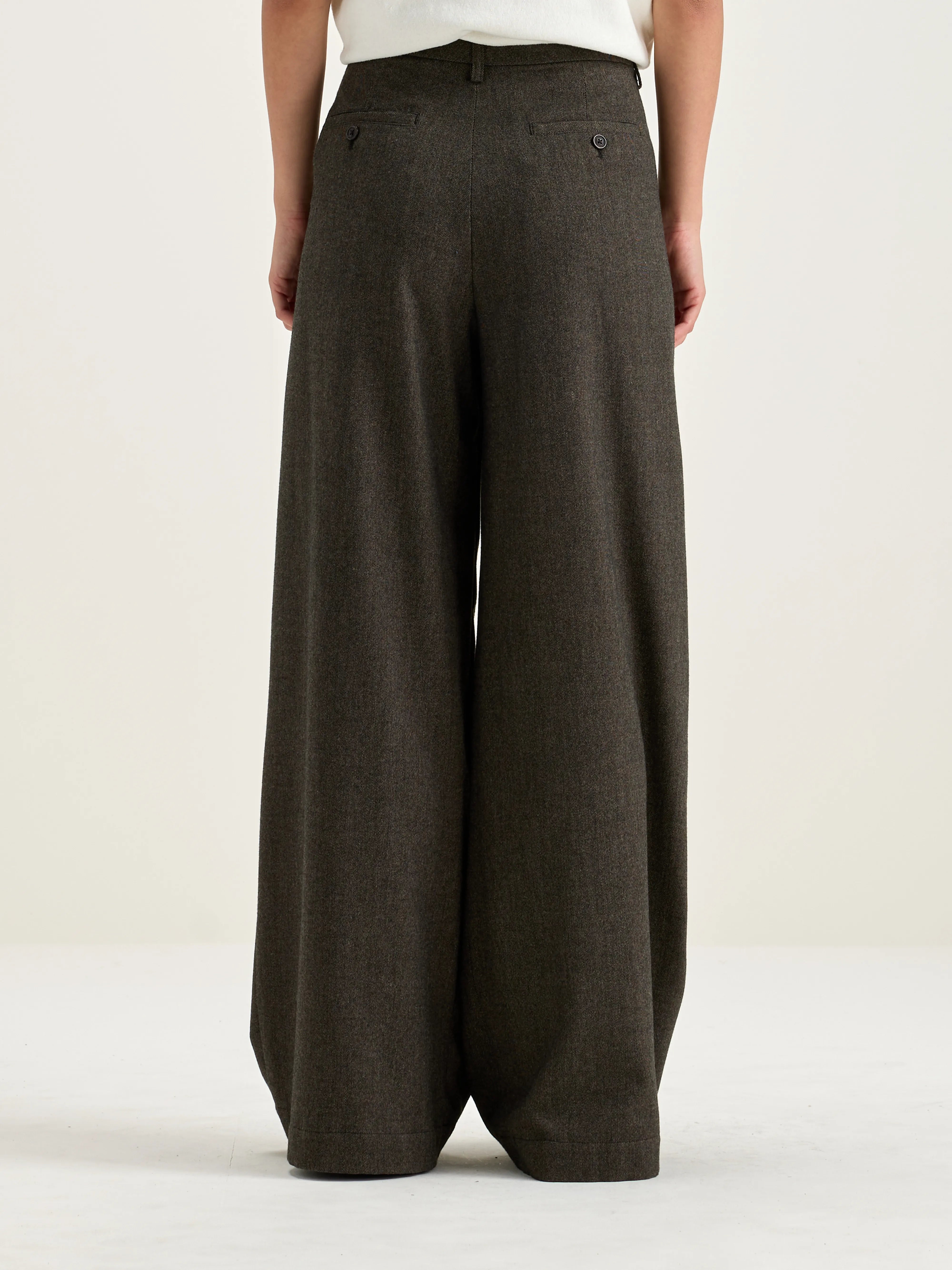 Volkert Wide Tailored Trousers - Ebony For Women | Bellerose