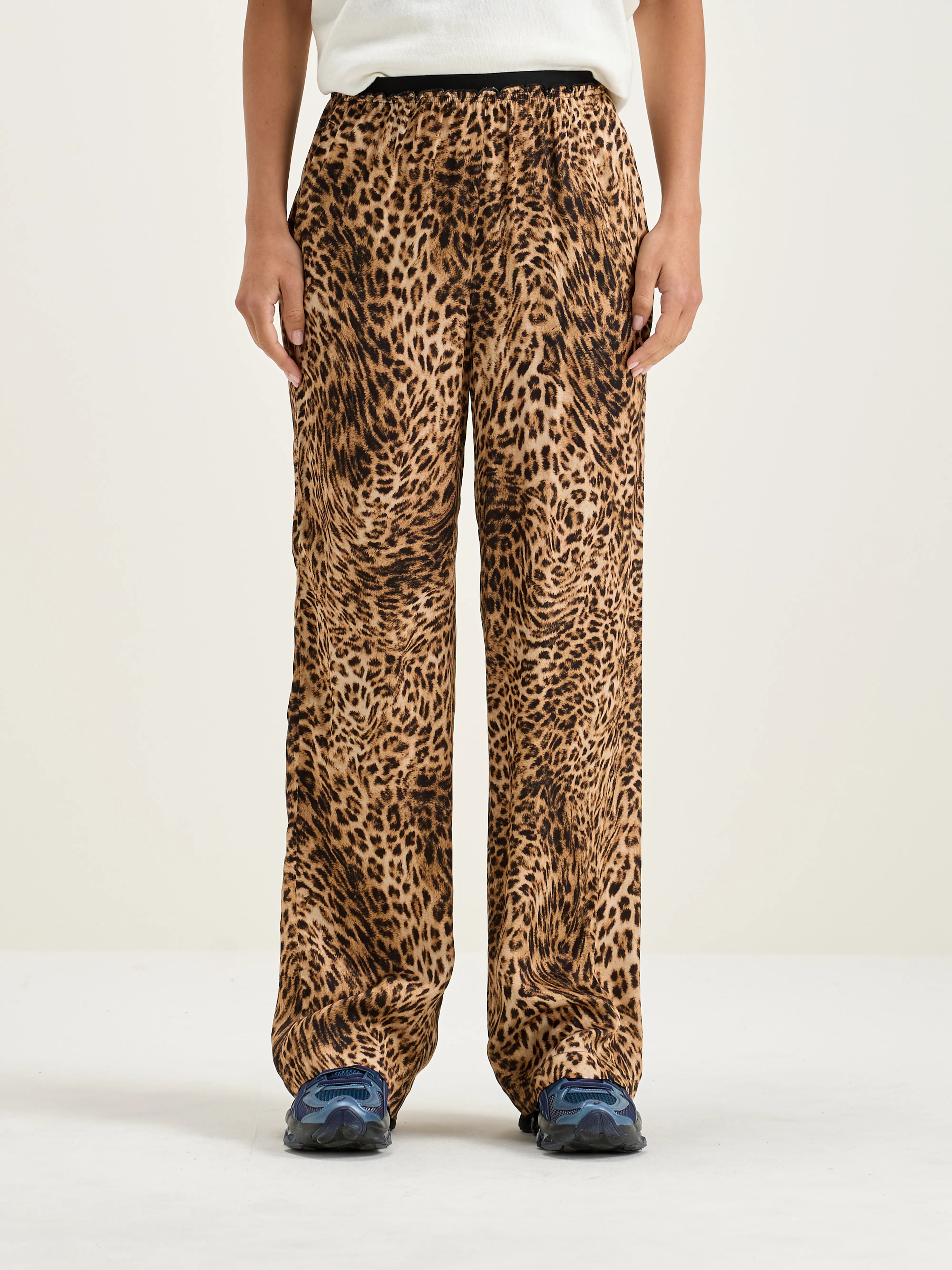 Voel Straight Trousers - Coffee / Toffee For Women | Bellerose
