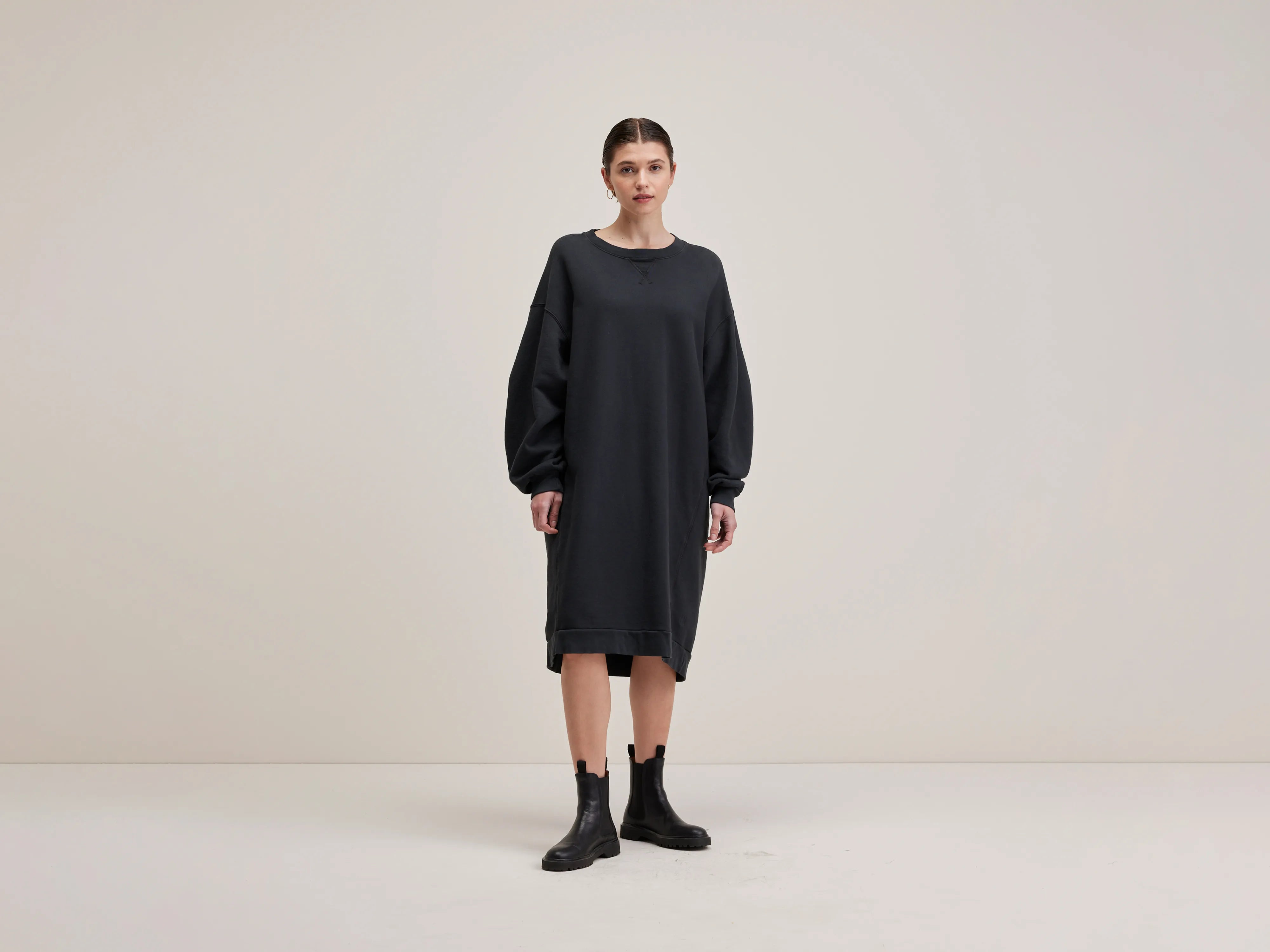 Robe sweatshirt Vrizzie (242 / W / BLACK BEAUTY)