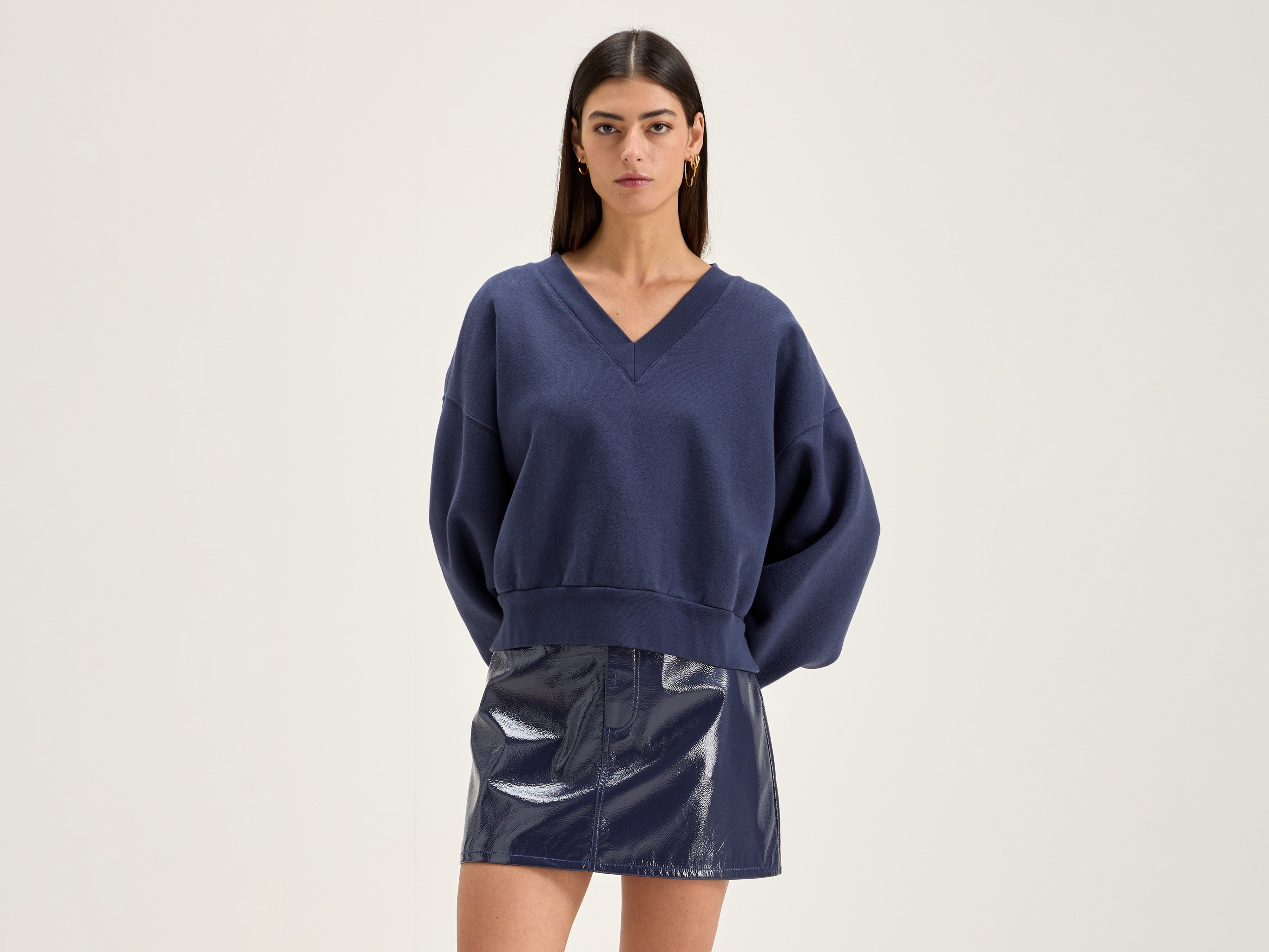 Varola v-neck sweatshirt (242 / W / NAVAL)