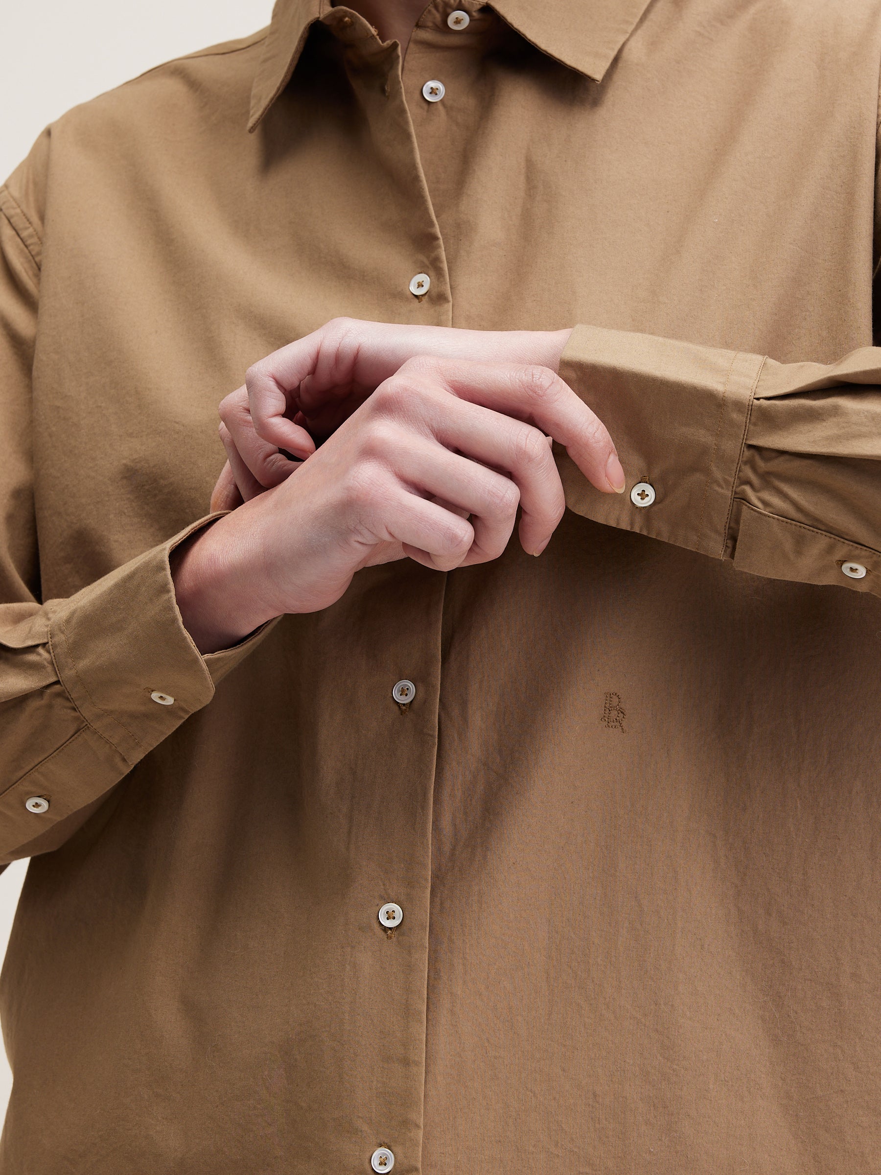 Gastoo poplin shirt (242 / W / TAN)