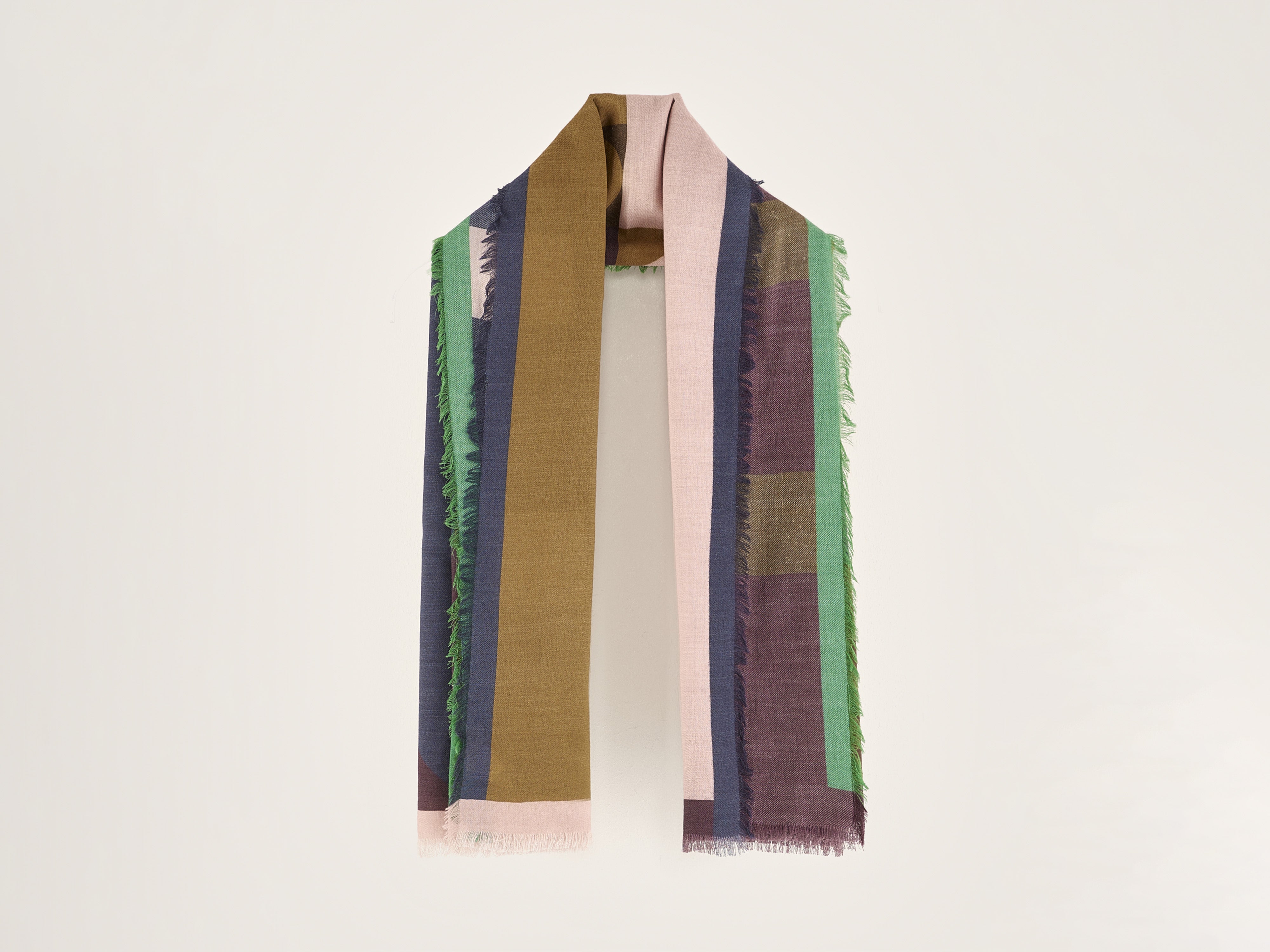 Sose scare scarf (242 / W / DISPLAY D)