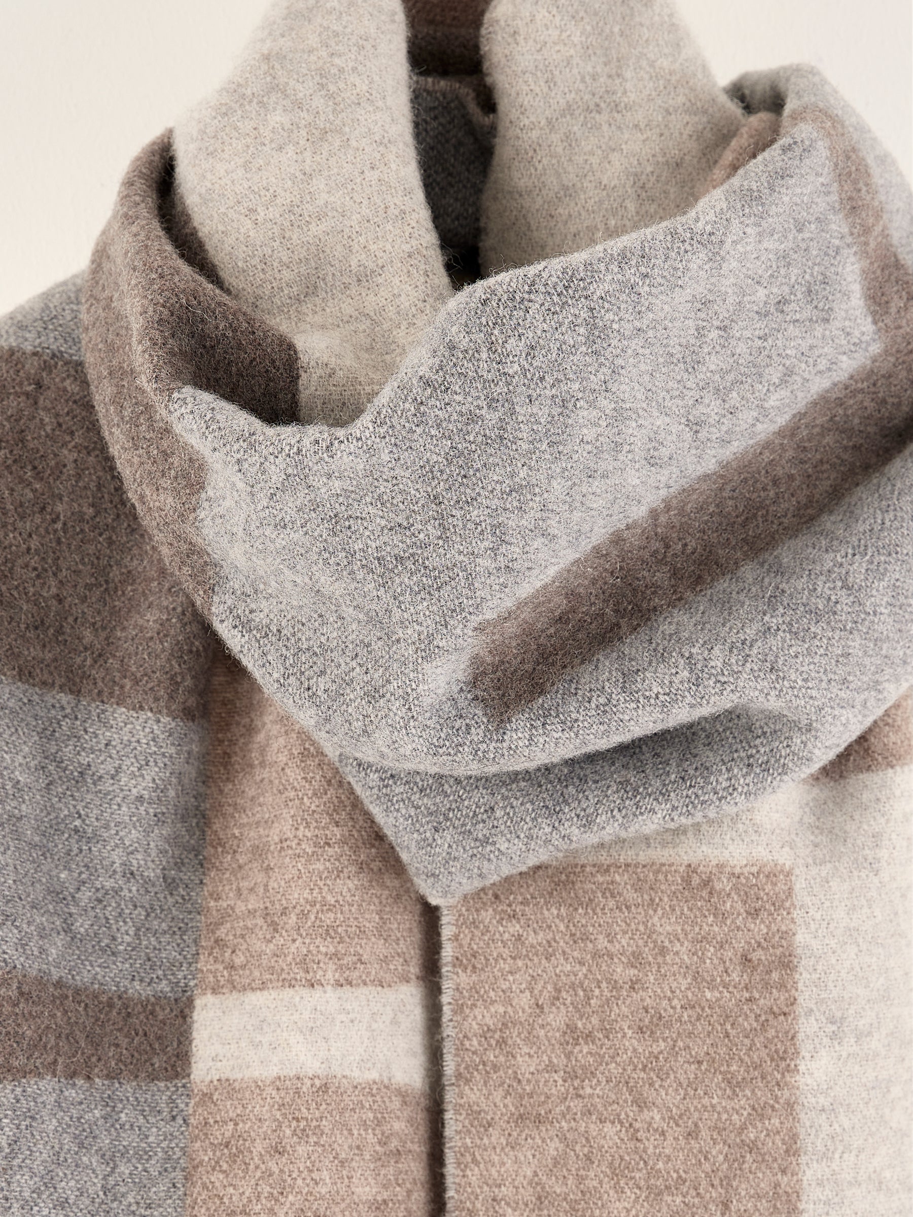 Myleb Woven Scarf - Ecru / Mid grey For Women | Bellerose