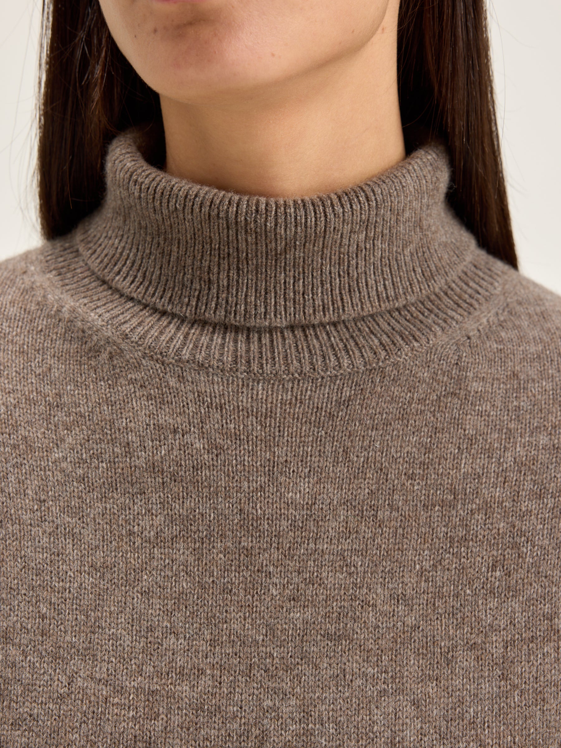 Ganzi turtleneck sweater (242 / W / DUST)