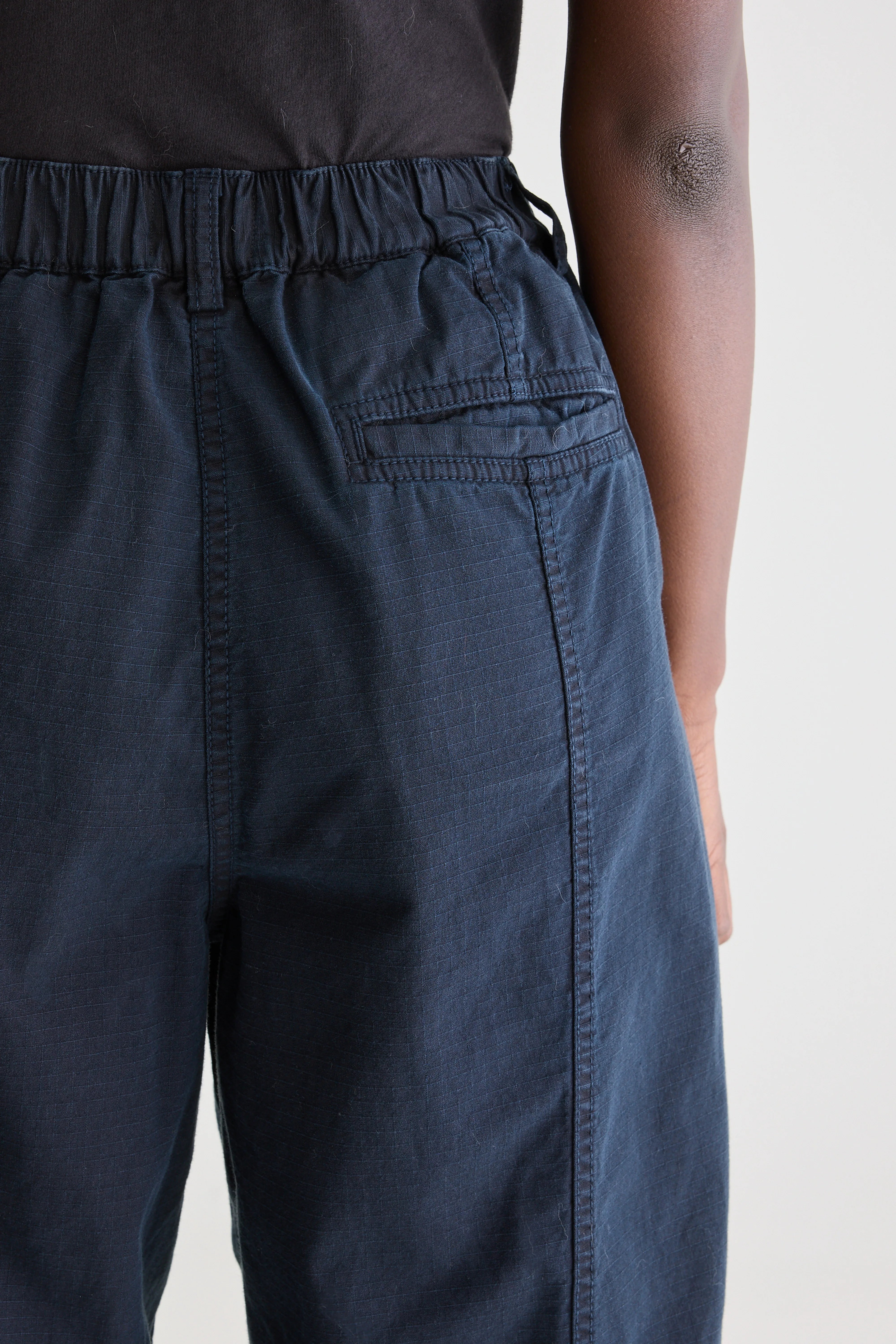 Wesly relaxed trousers (251 / W / NAVY)