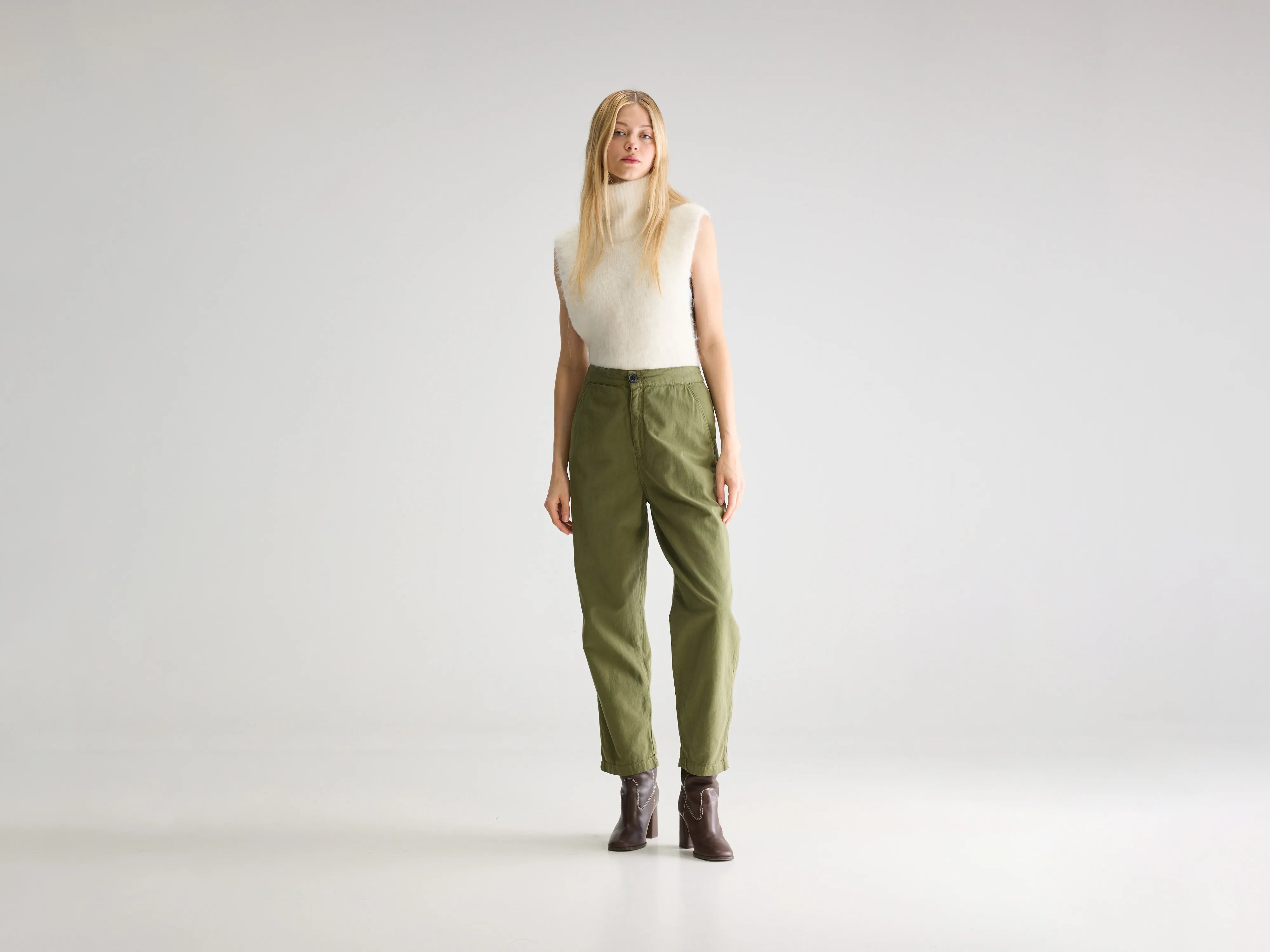 Pasop relaxed trousers (252 / W / ARMY)