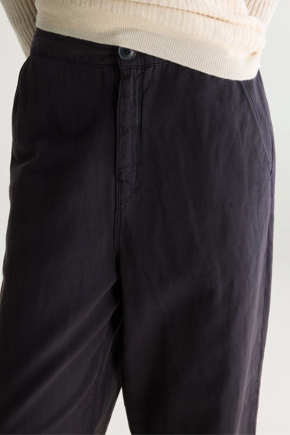 Pasop relaxed trousers (252 / W / OFF BLACK)