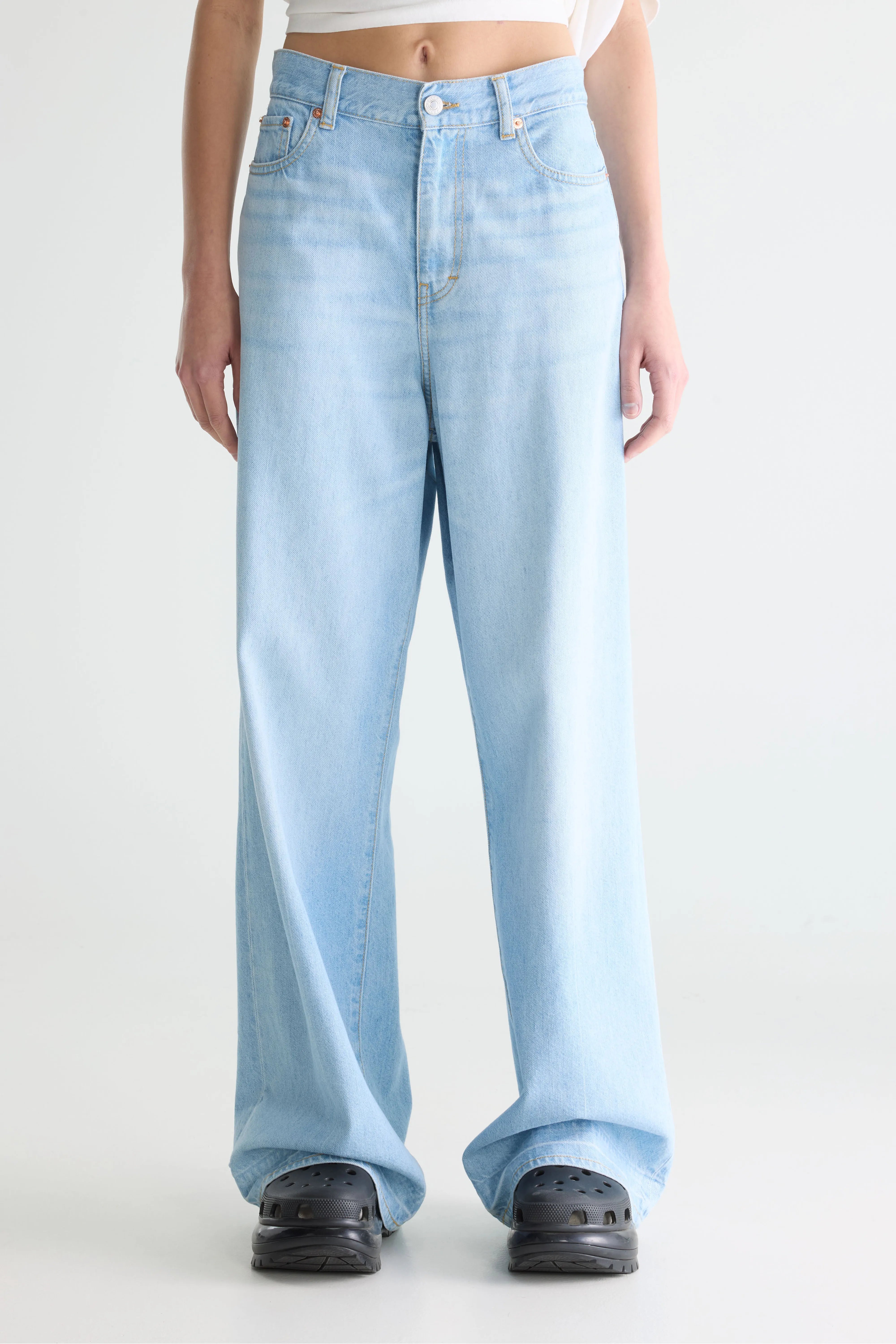 Denim N. 64 - Wide Light Blue Jeans - Vintage light blue For Women | Bellerose