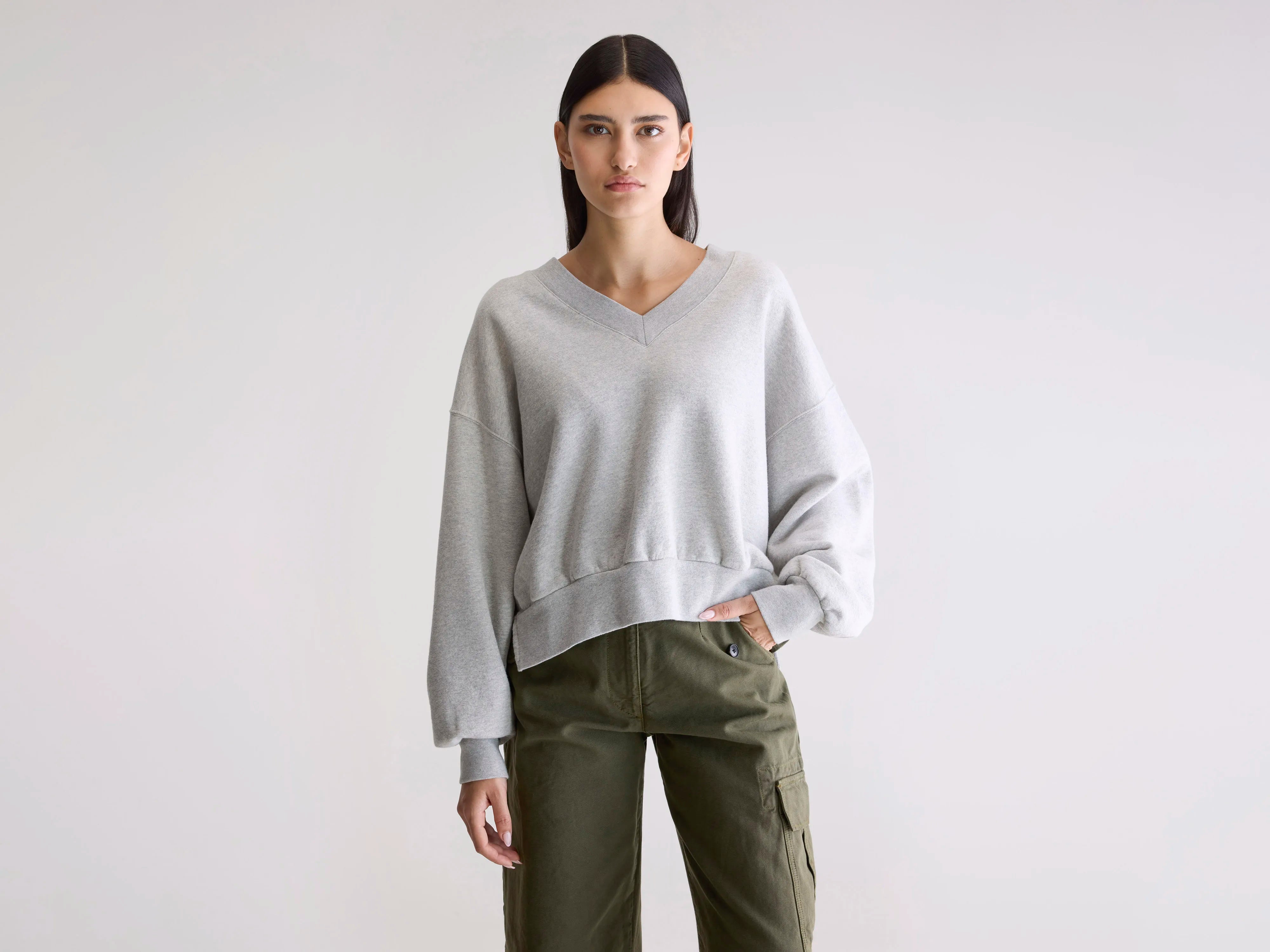 Varola v-neck sweatshirt (252 / W / H. GREY)